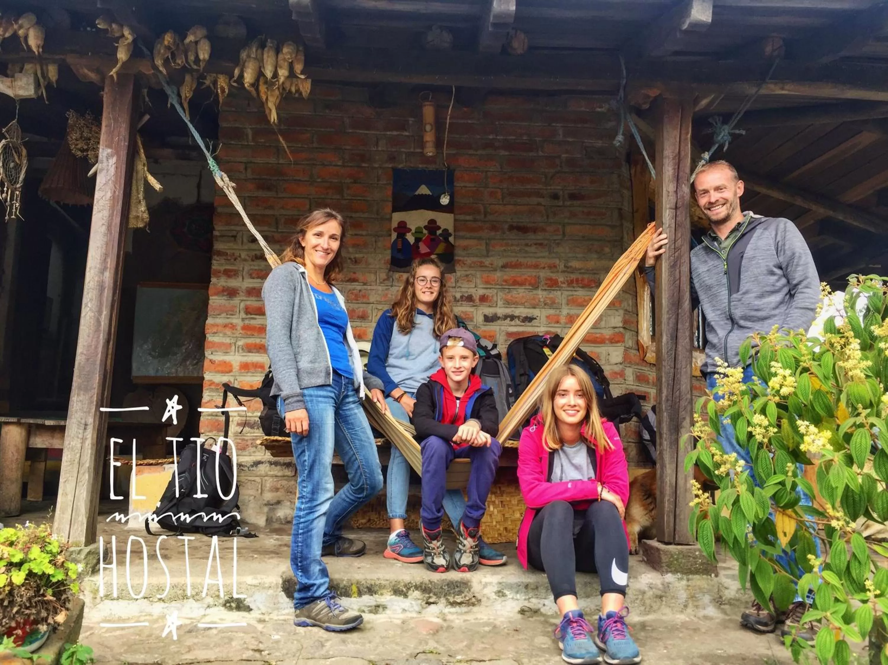 People in El Tio Hostal