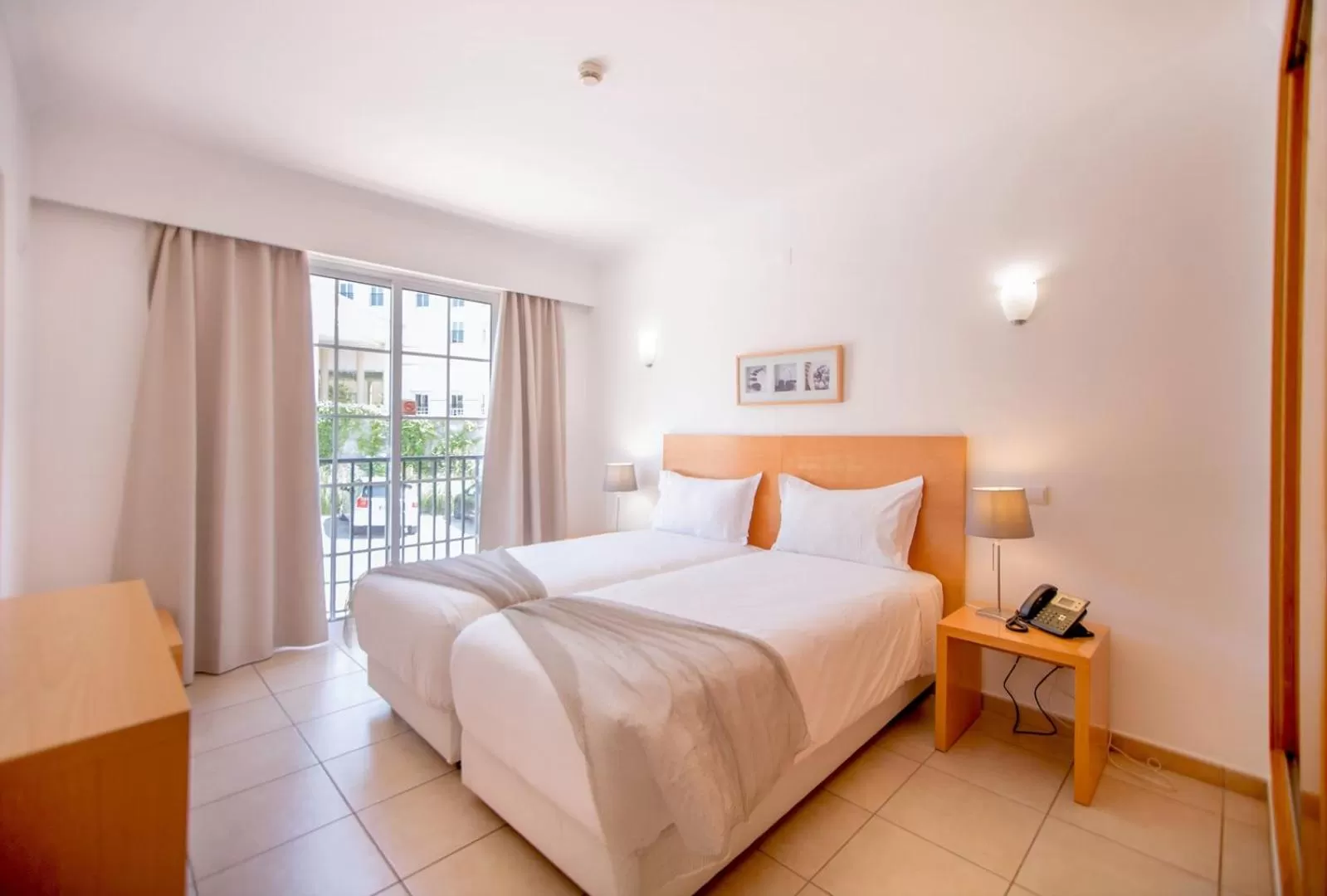 Bed in Aquamar Albufeira Aparthotel