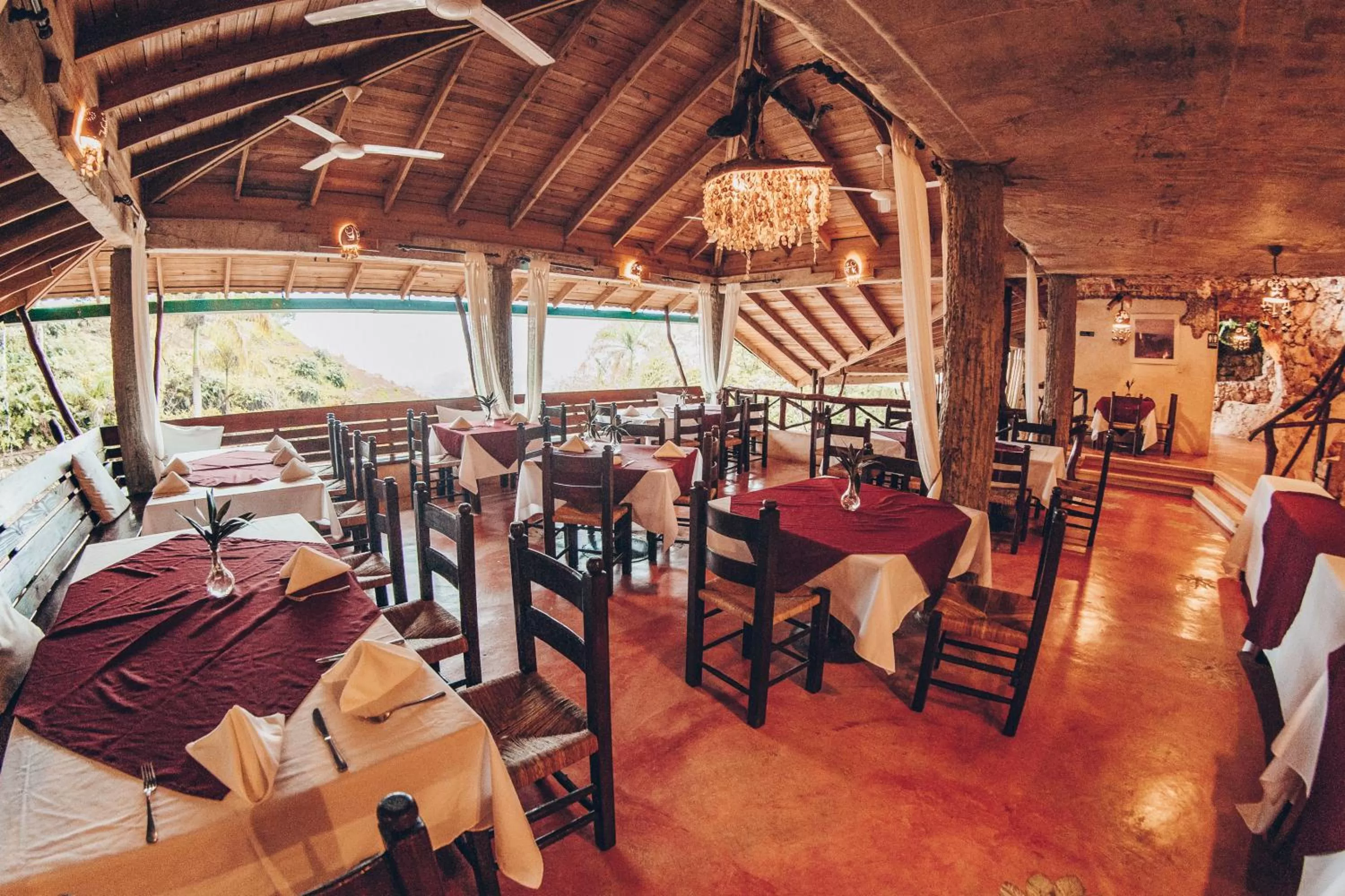 Food in Altos de Caño Hondo