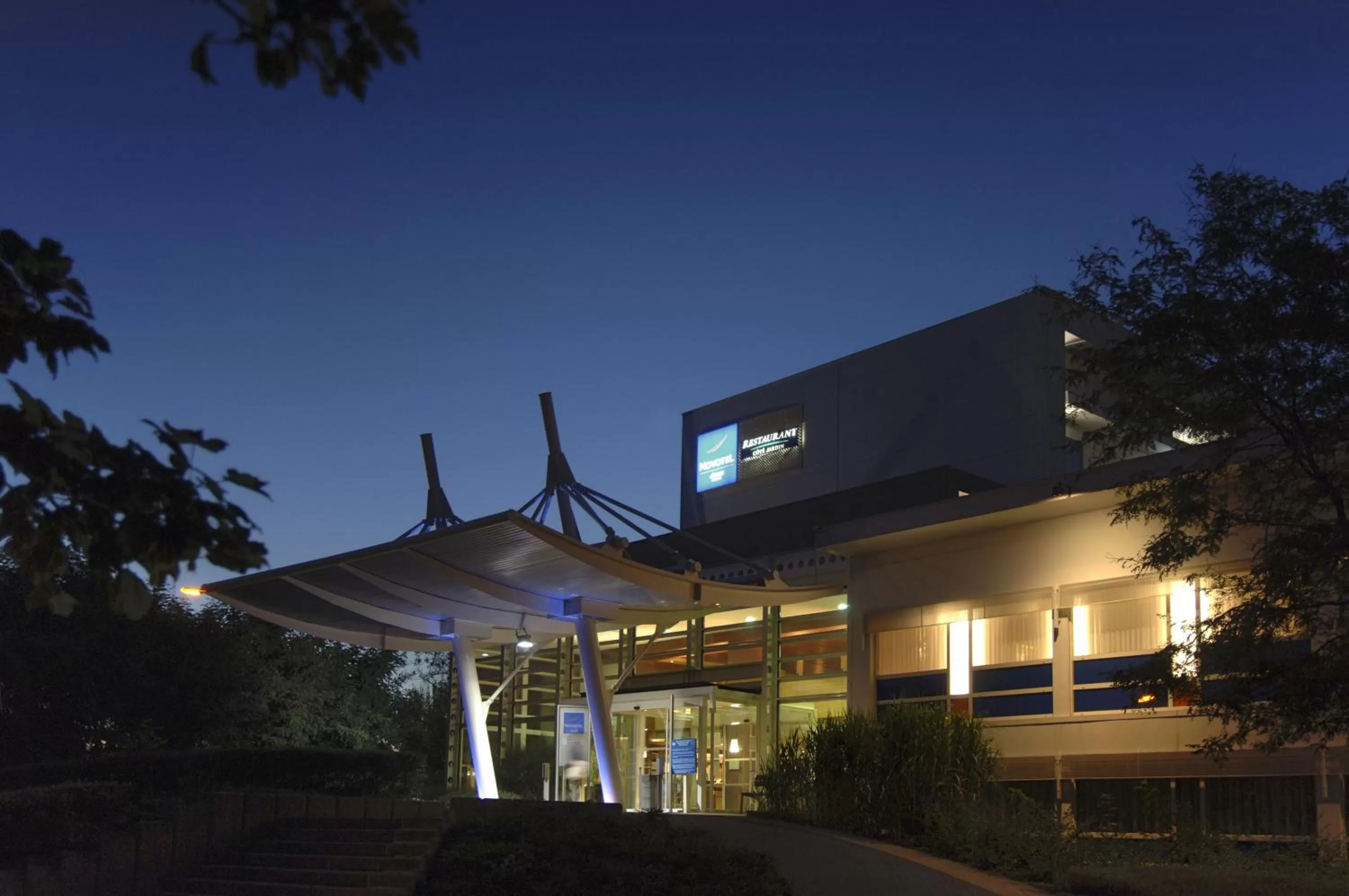 Facade/entrance in Novotel Brussels Airport
