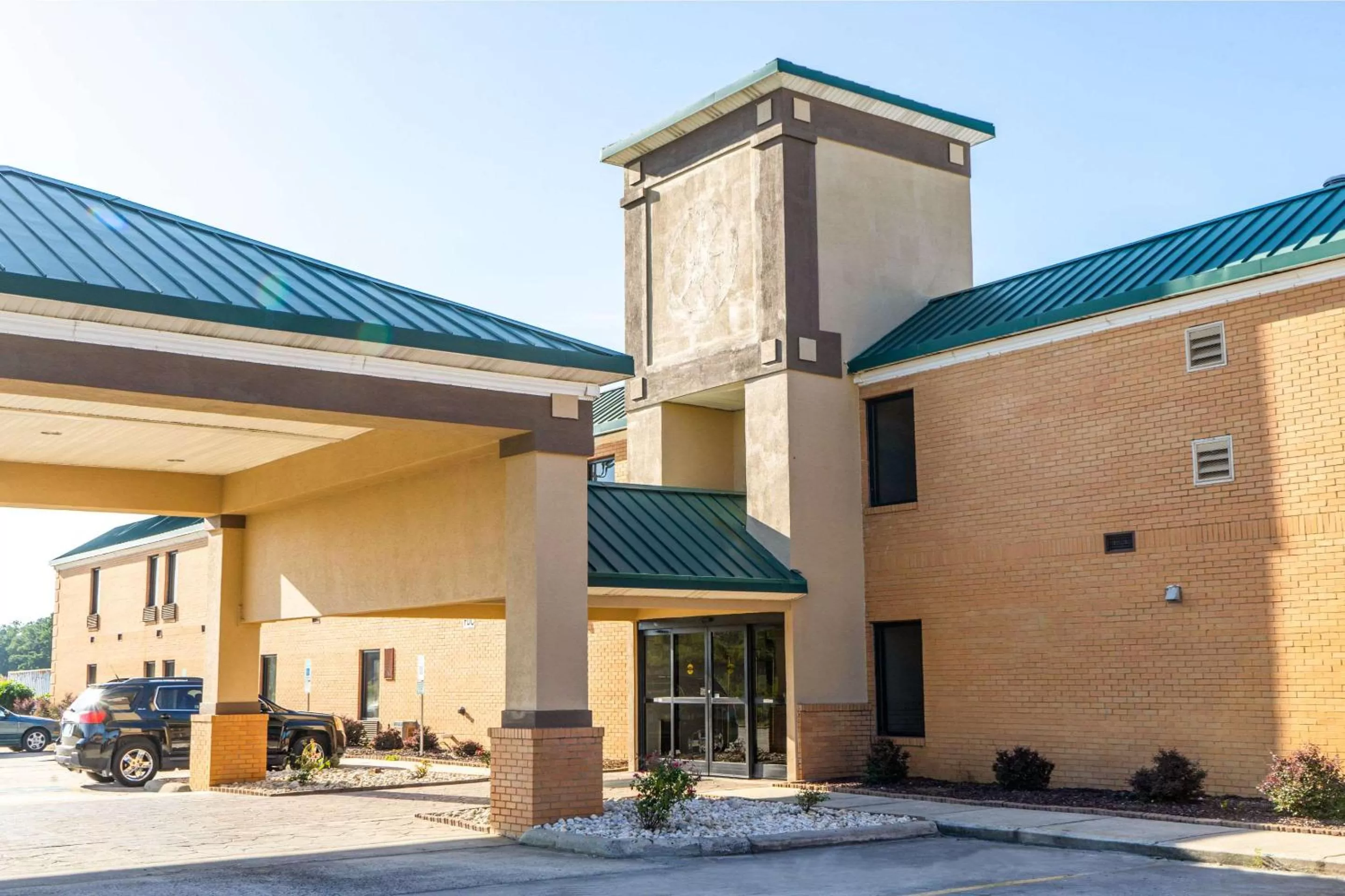 Property building in Quality Inn Whiteville North