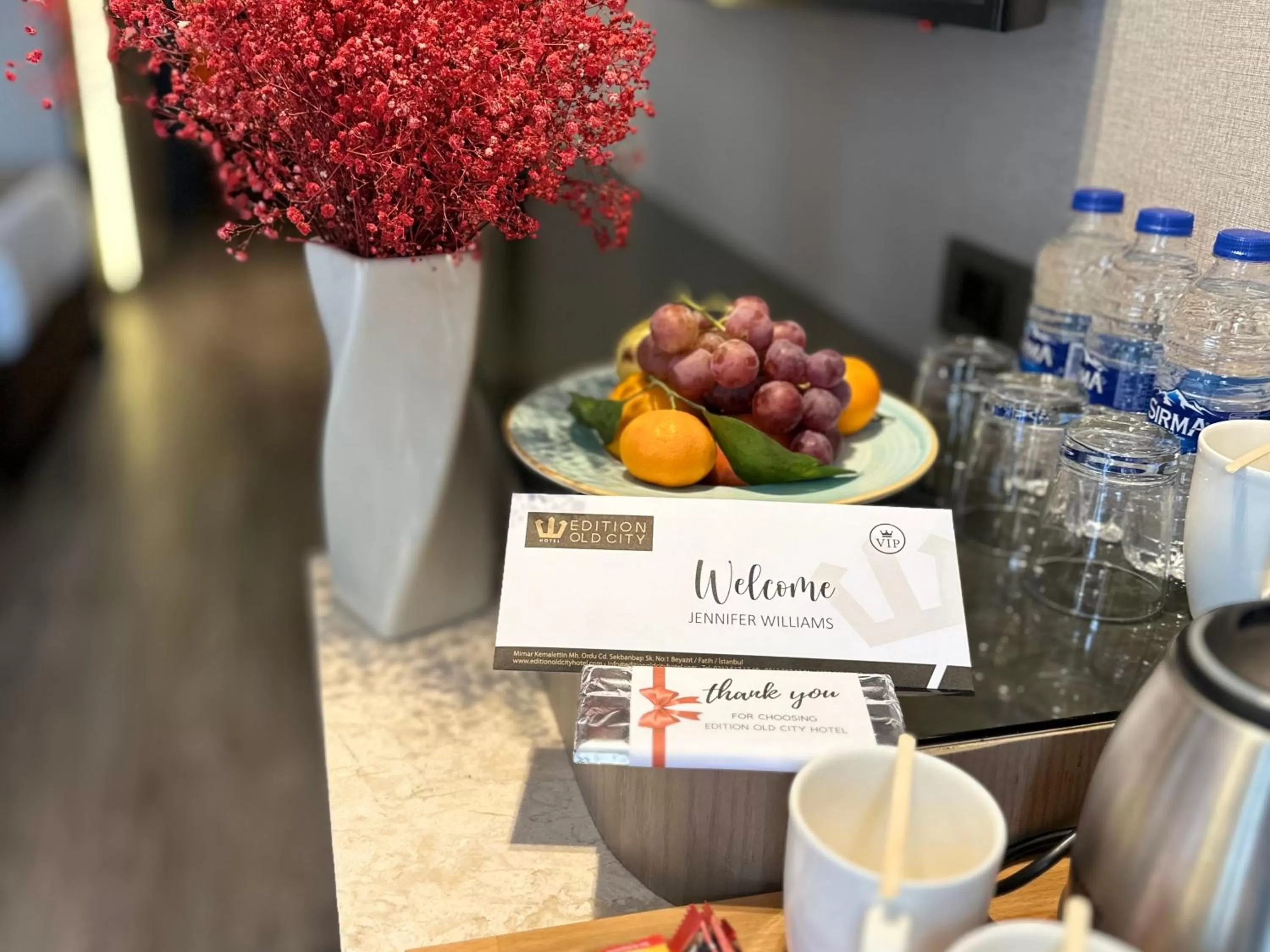 Food and drinks in Edition Old City Hotel