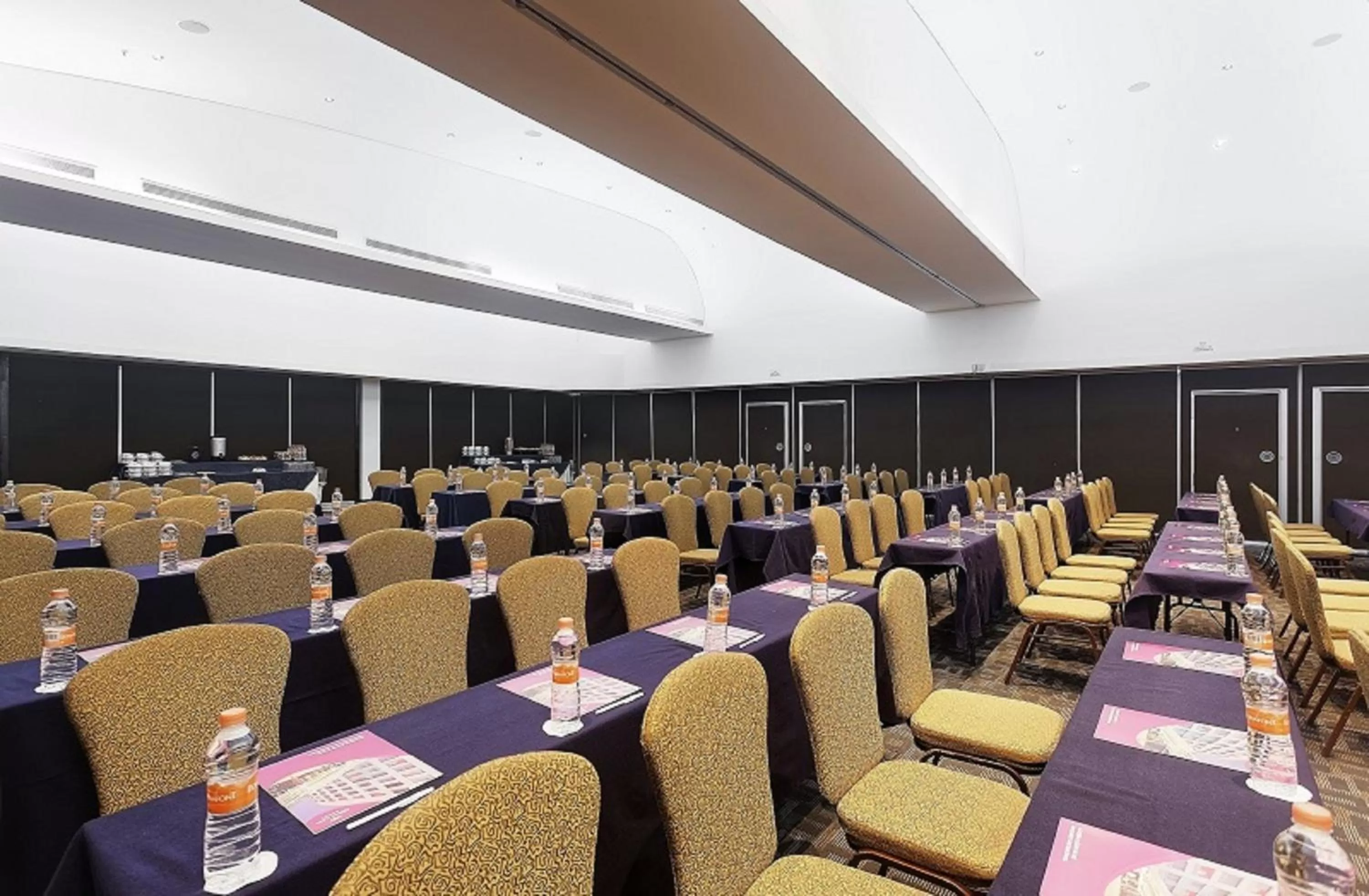 Meeting/conference room in Crowne Plaza Villahermosa by IHG