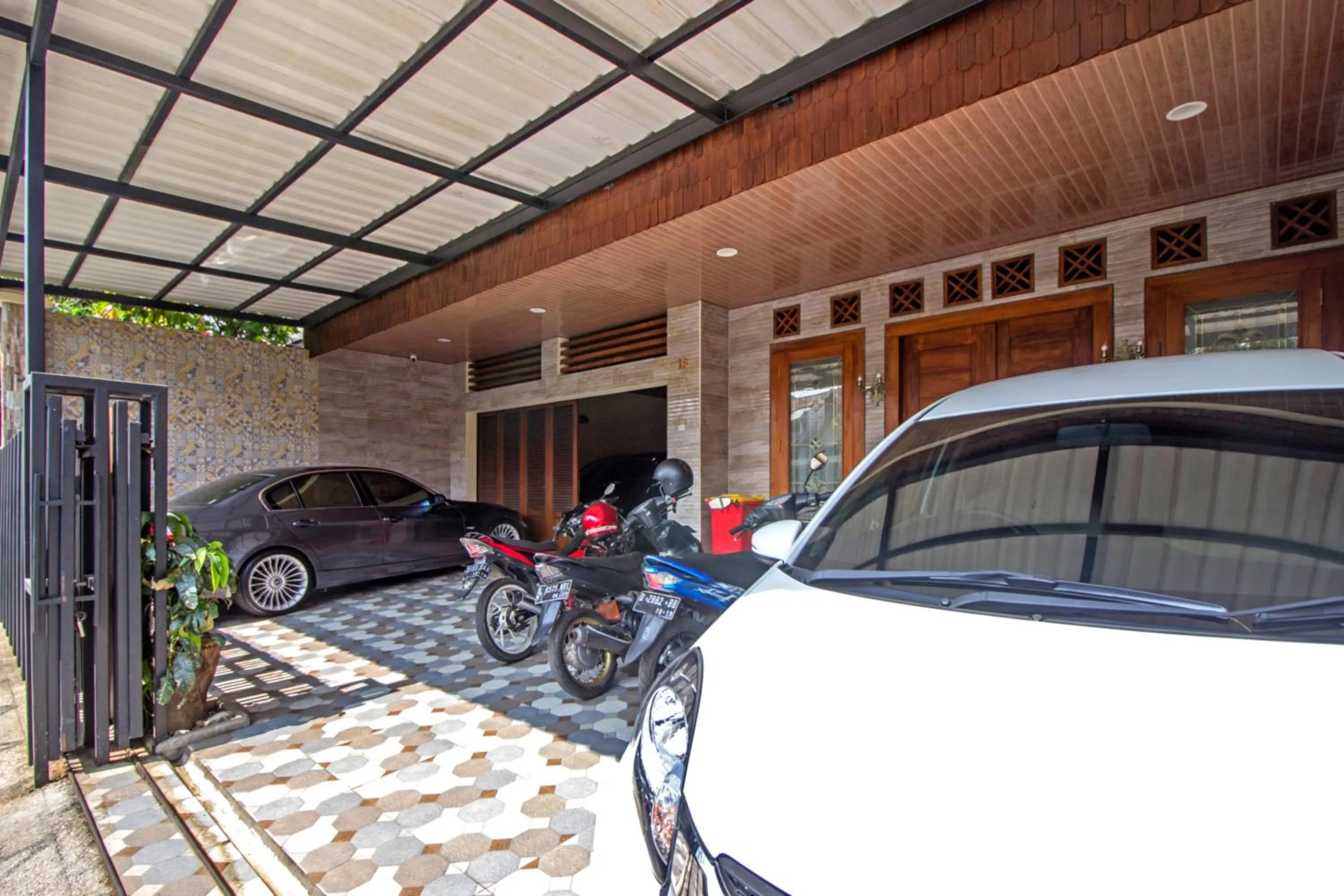 Area and facilities in RedDoorz near Trans Studio Mall 2