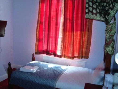 Bed in Islington Inn