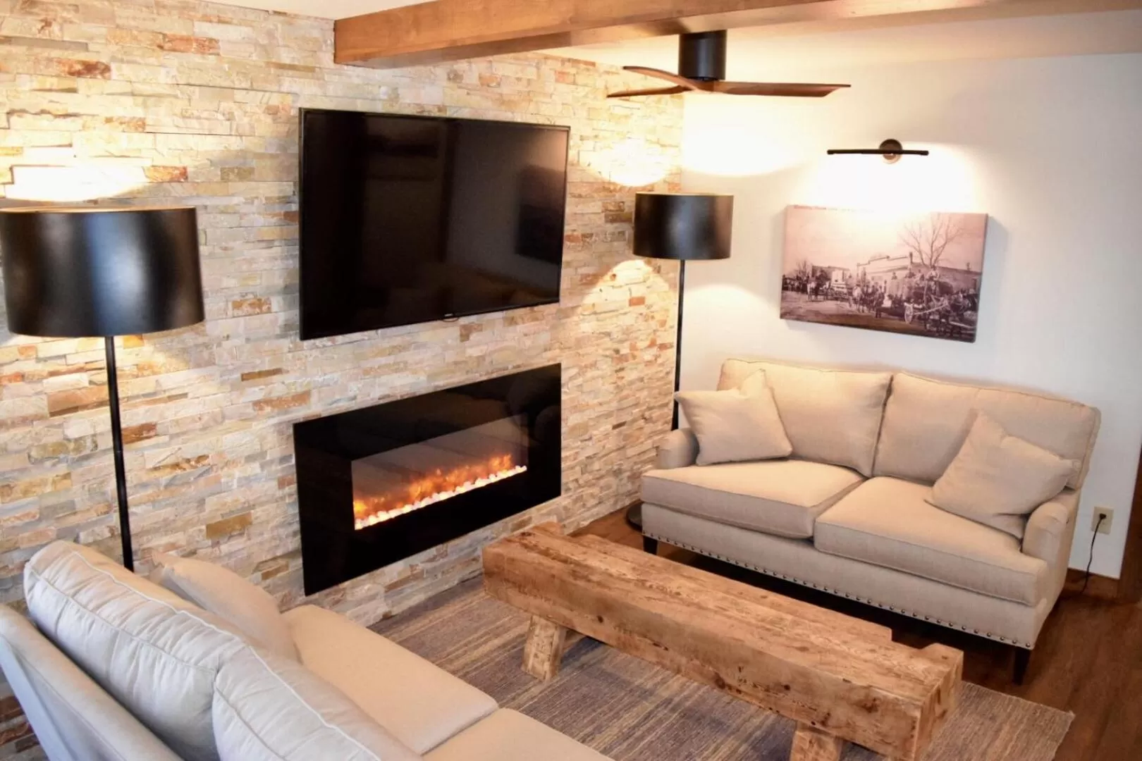 Lobby or reception in Boarders Inn & Suites by Cobblestone Hotels - Syracuse