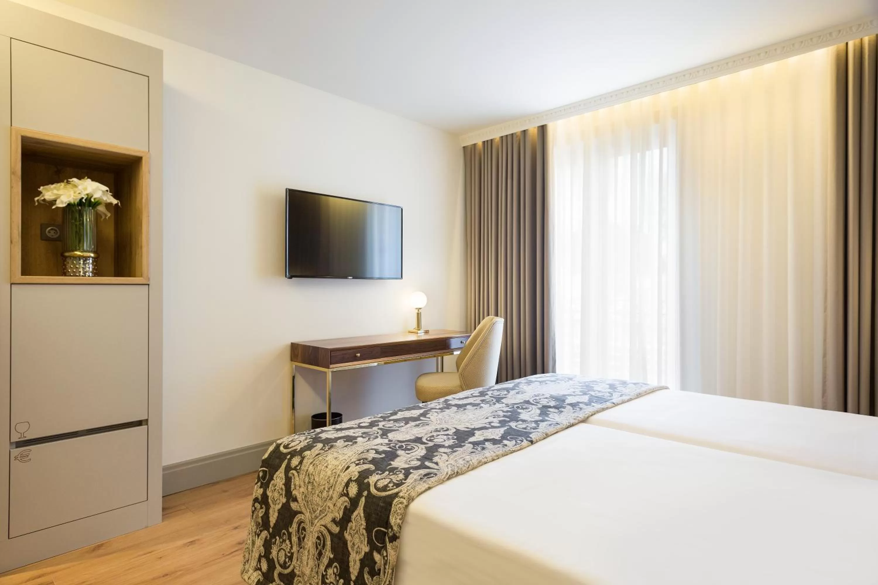 Bed in Acta The Avenue