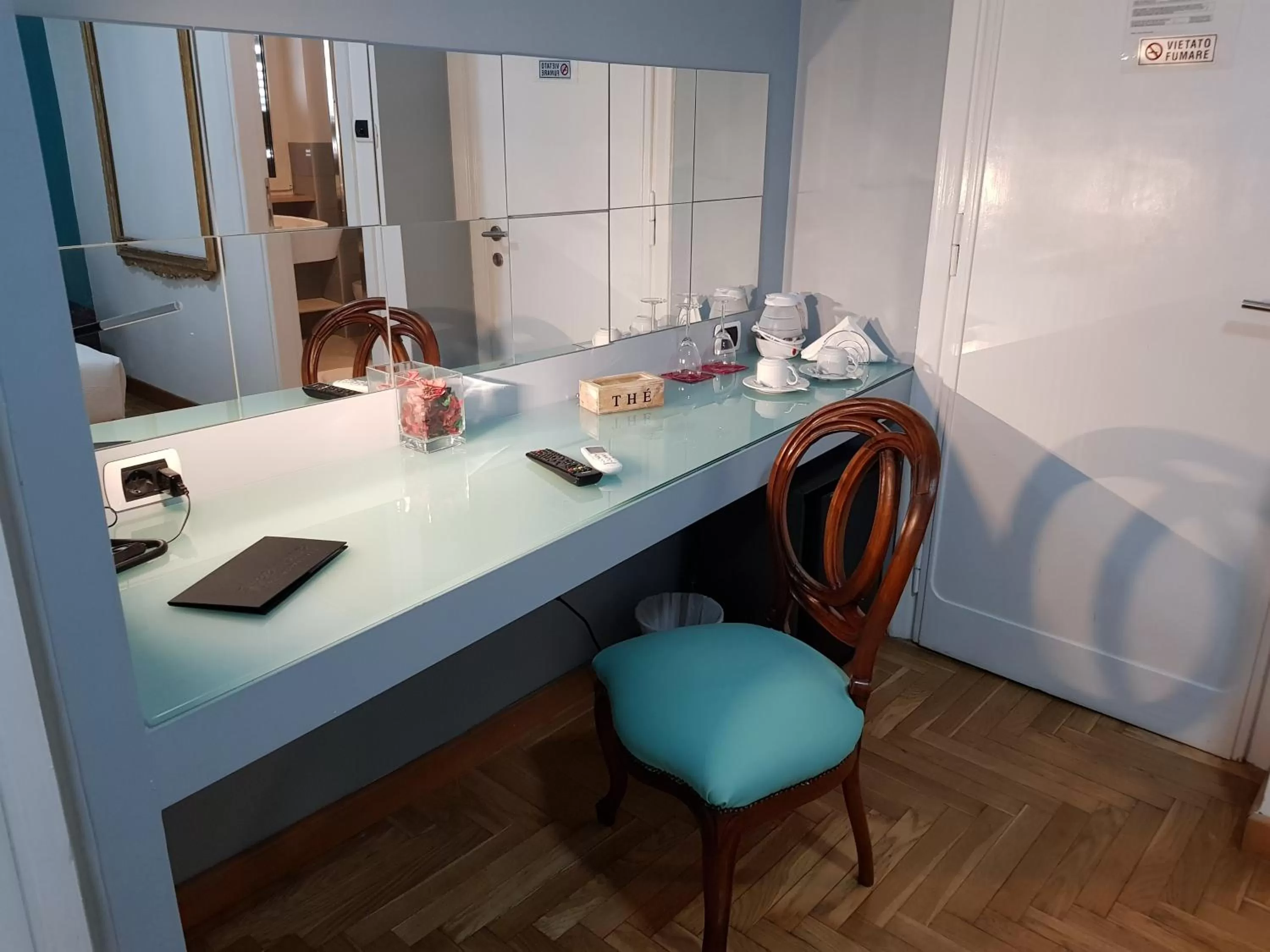 Photo of the whole room in Sweet Home Parioli