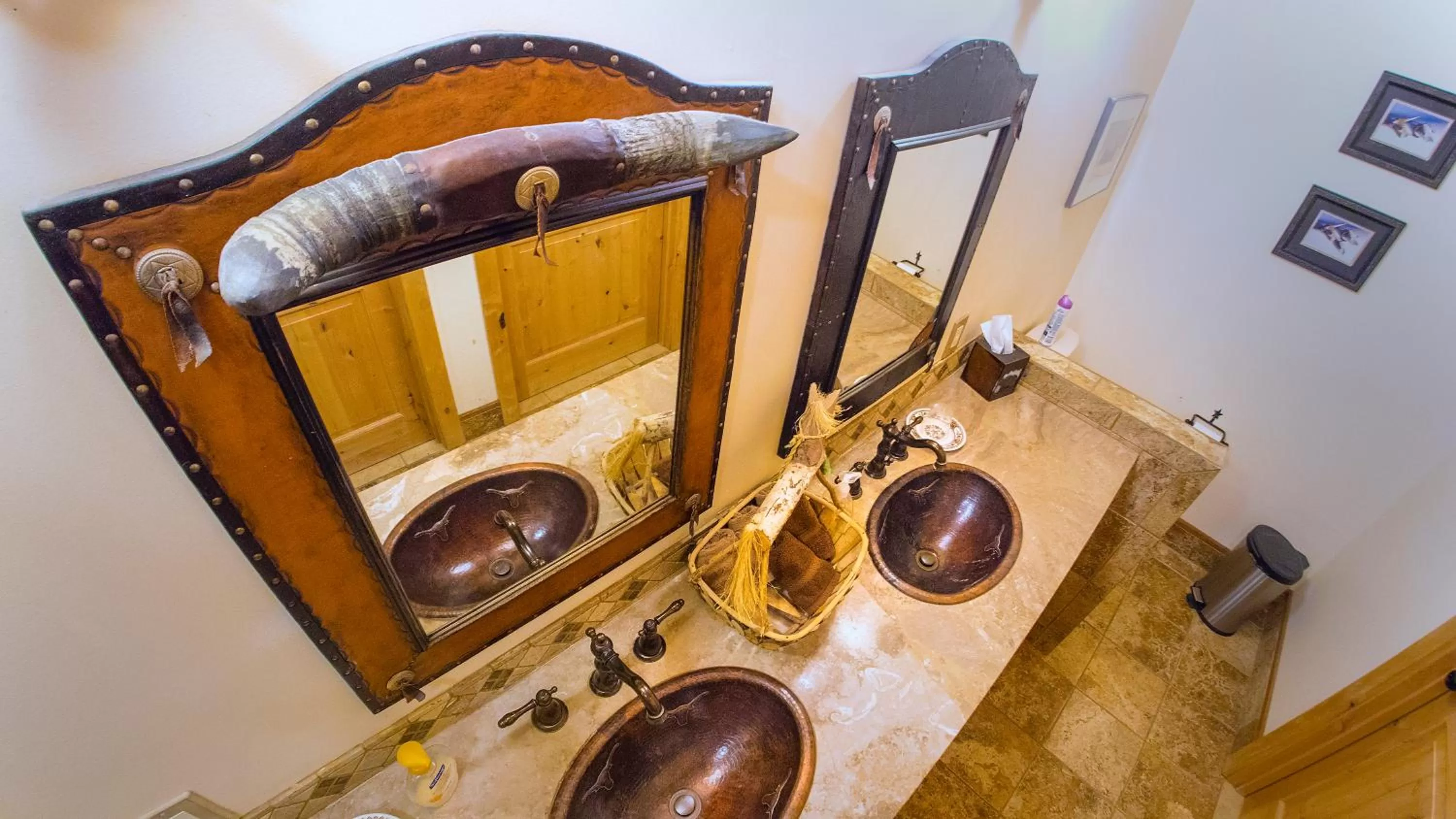 Bathroom, Kitchen/Kitchenette in Elktrace Bed and Breakfast