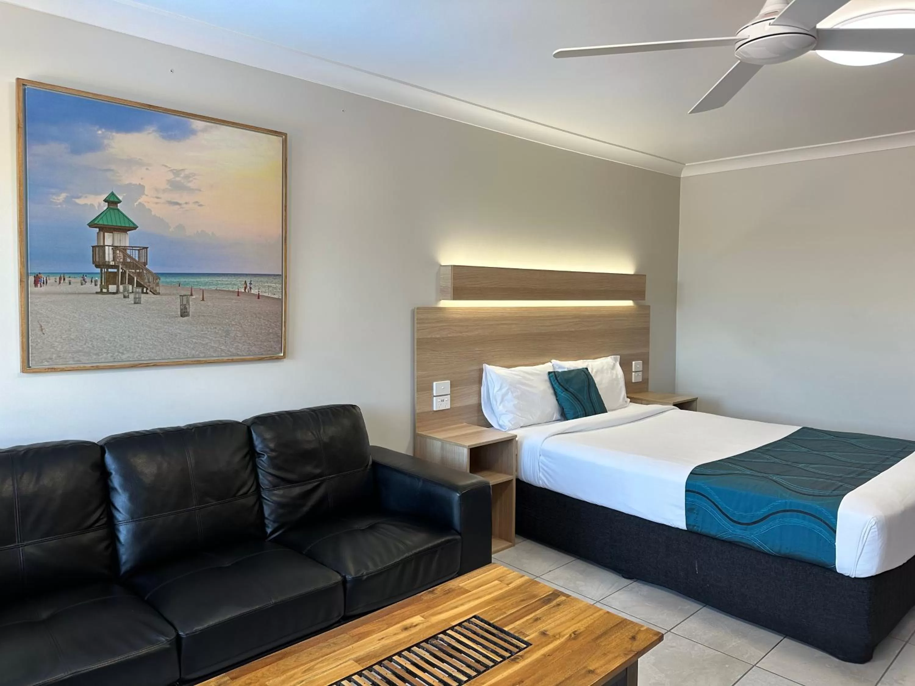 Bed in Logan City Motor Inn