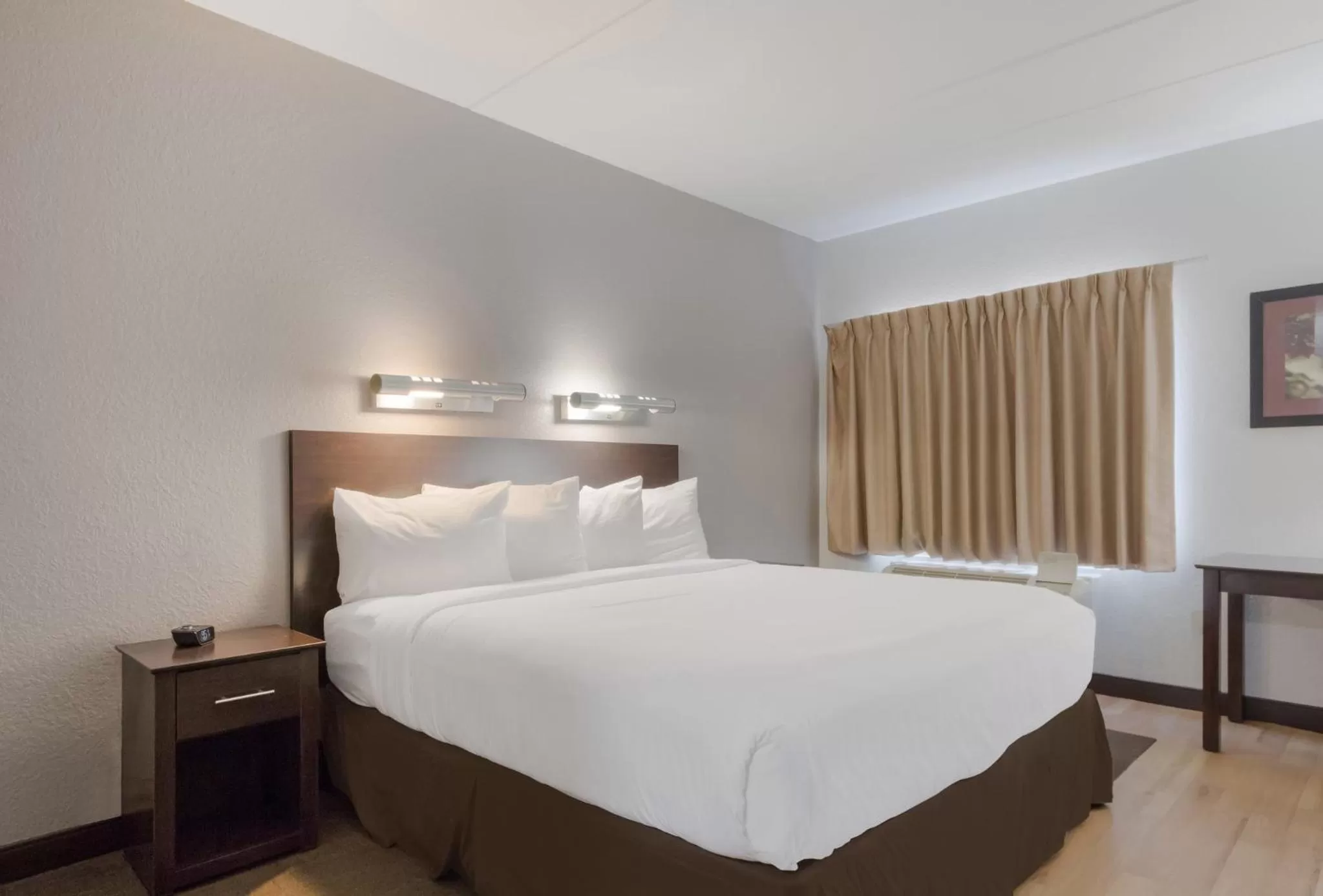 Photo of the whole room, Bed in Red Roof Inn San Antonio - Seaworld Northwest