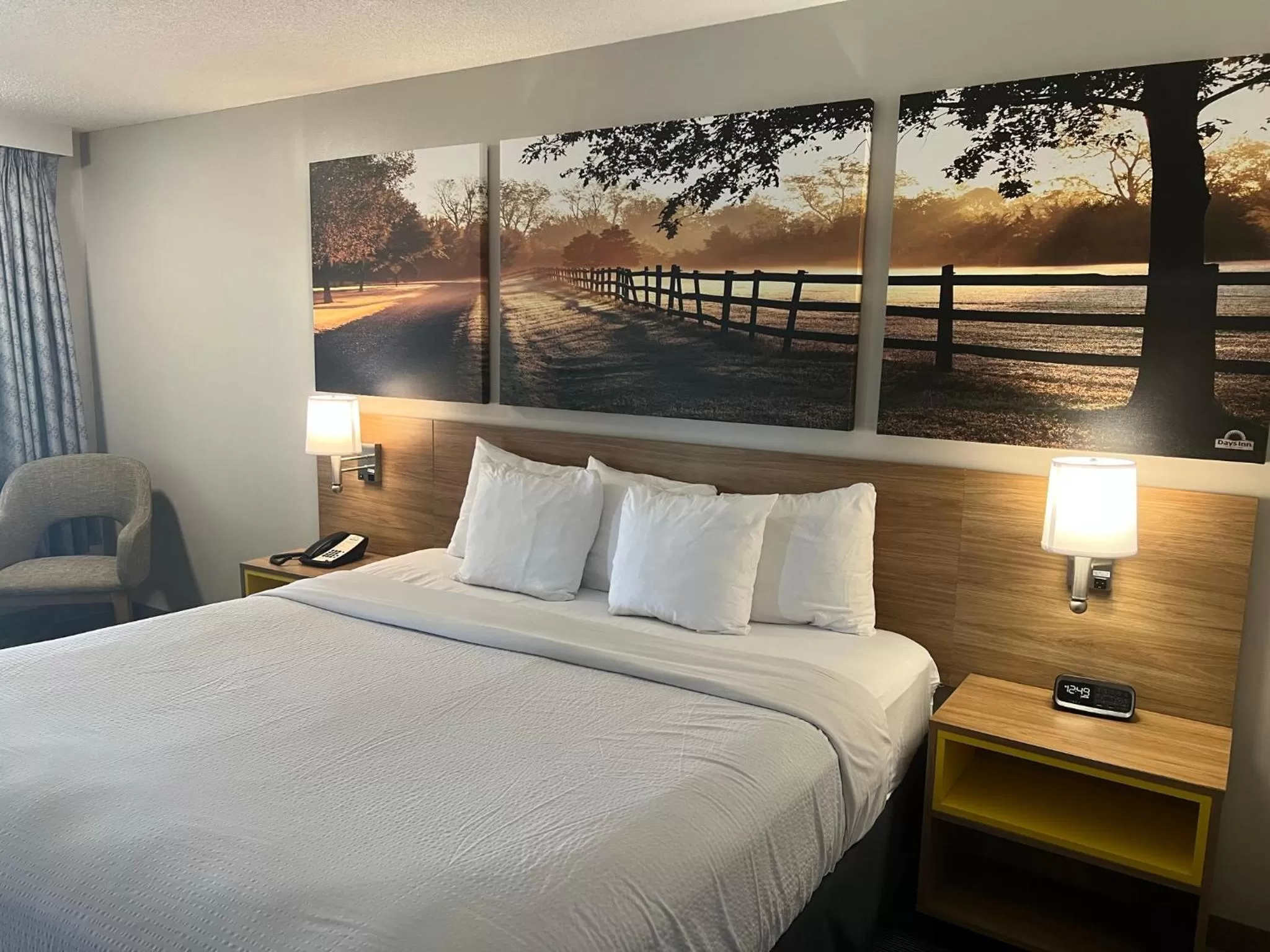 Bed in Days Inn by Wyndham Valdosta I-75