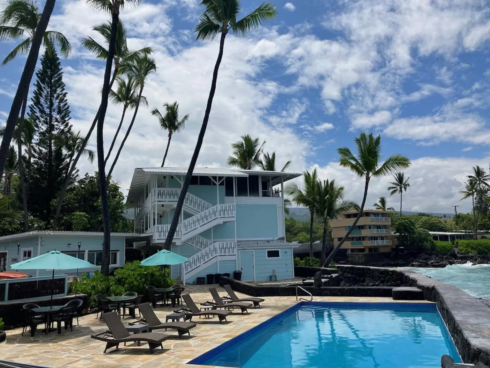 Property building, Swimming Pool in Kona Tiki Hotel