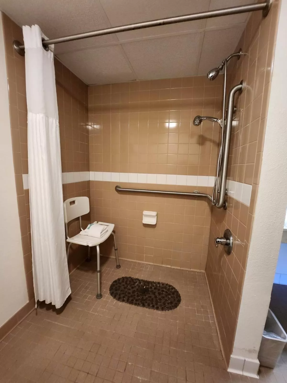 Bathroom in Hot Springs Village Inn