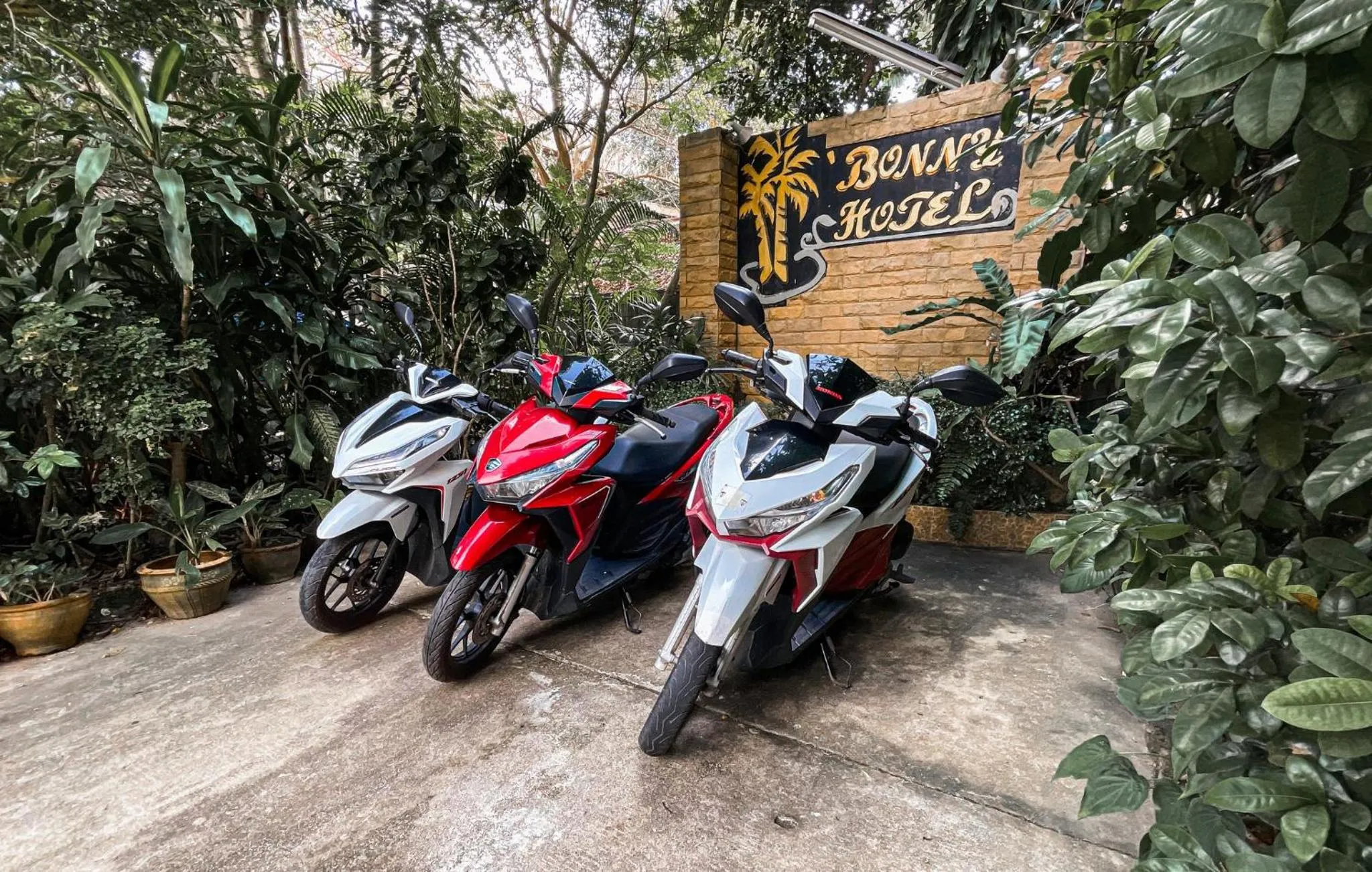 Property building in Bonny Hotel 4 Floors No Elevator