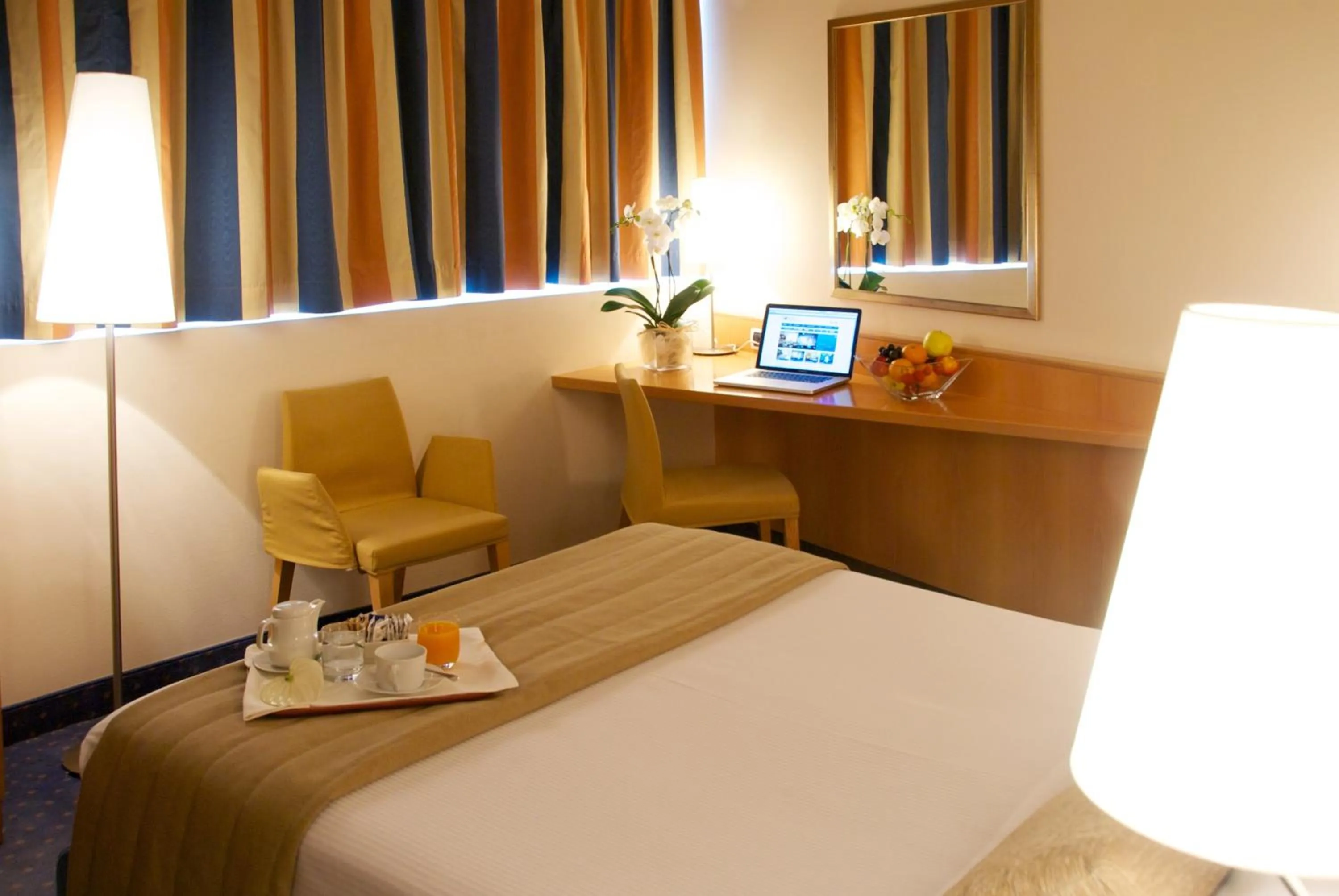 Bedroom, Bed in Executive Bergamo