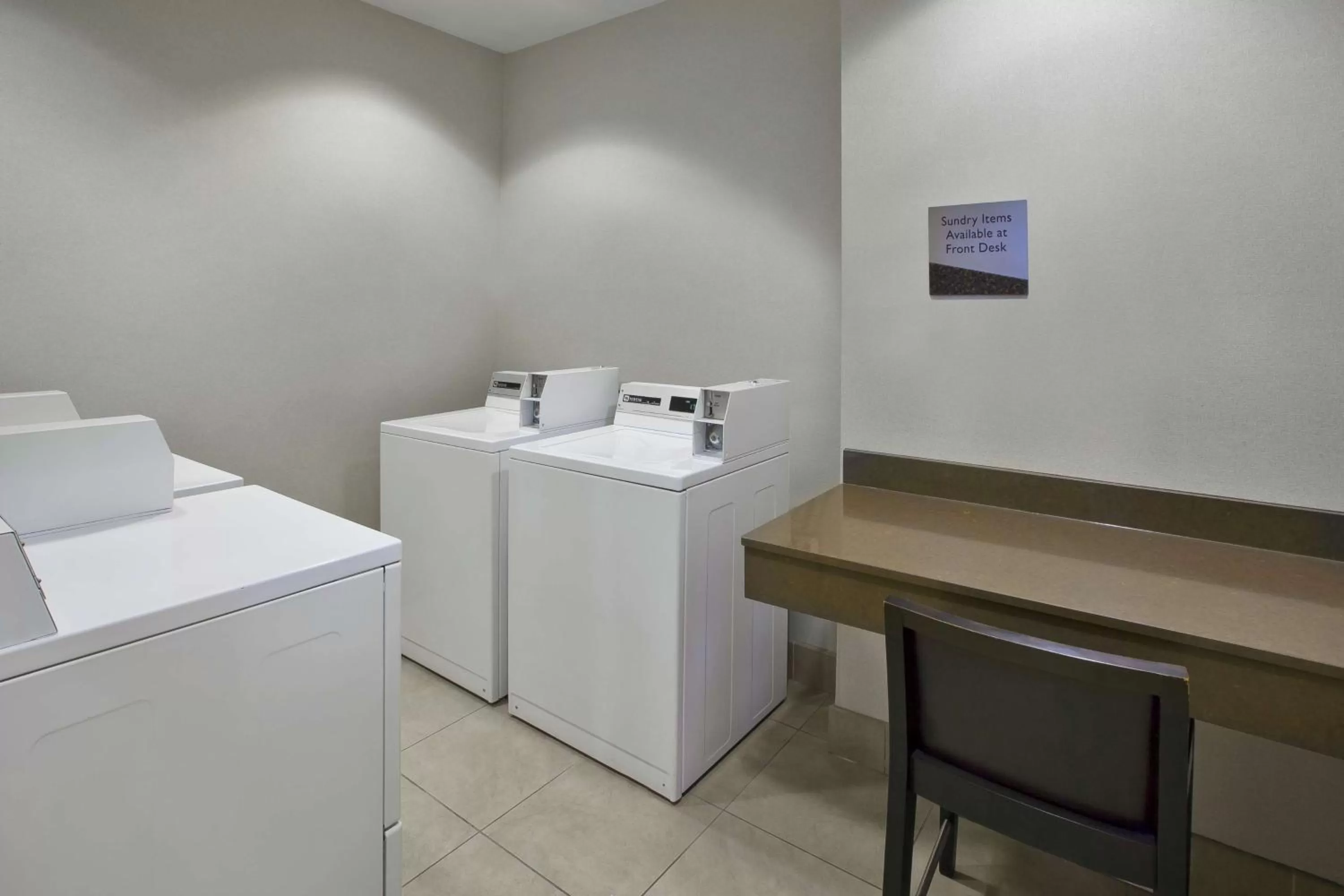 Property building in Embassy Suites Columbus - Airport