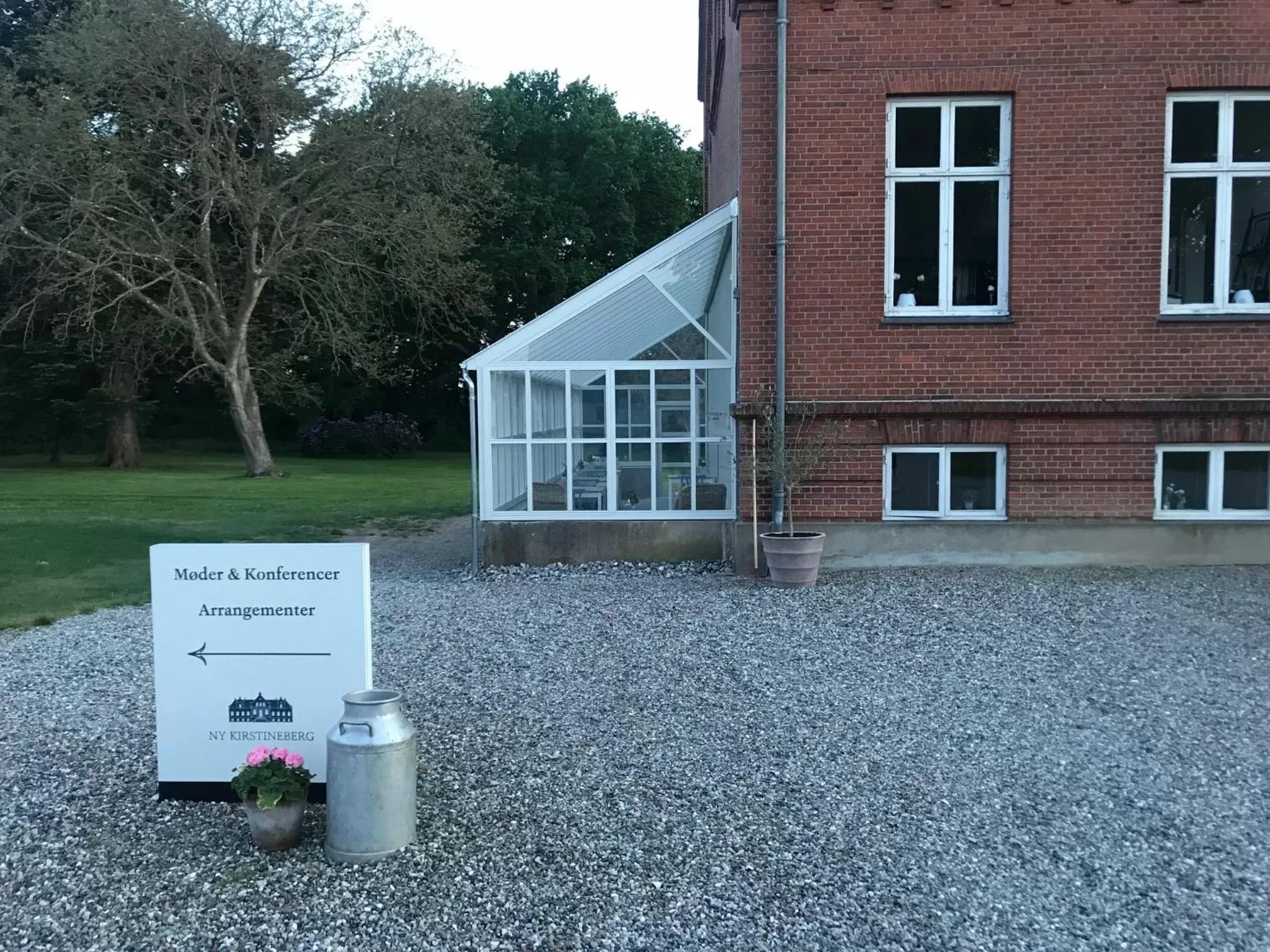 Patio, Property Building in Ny Kirstineberg Gods Bed & Breakfast