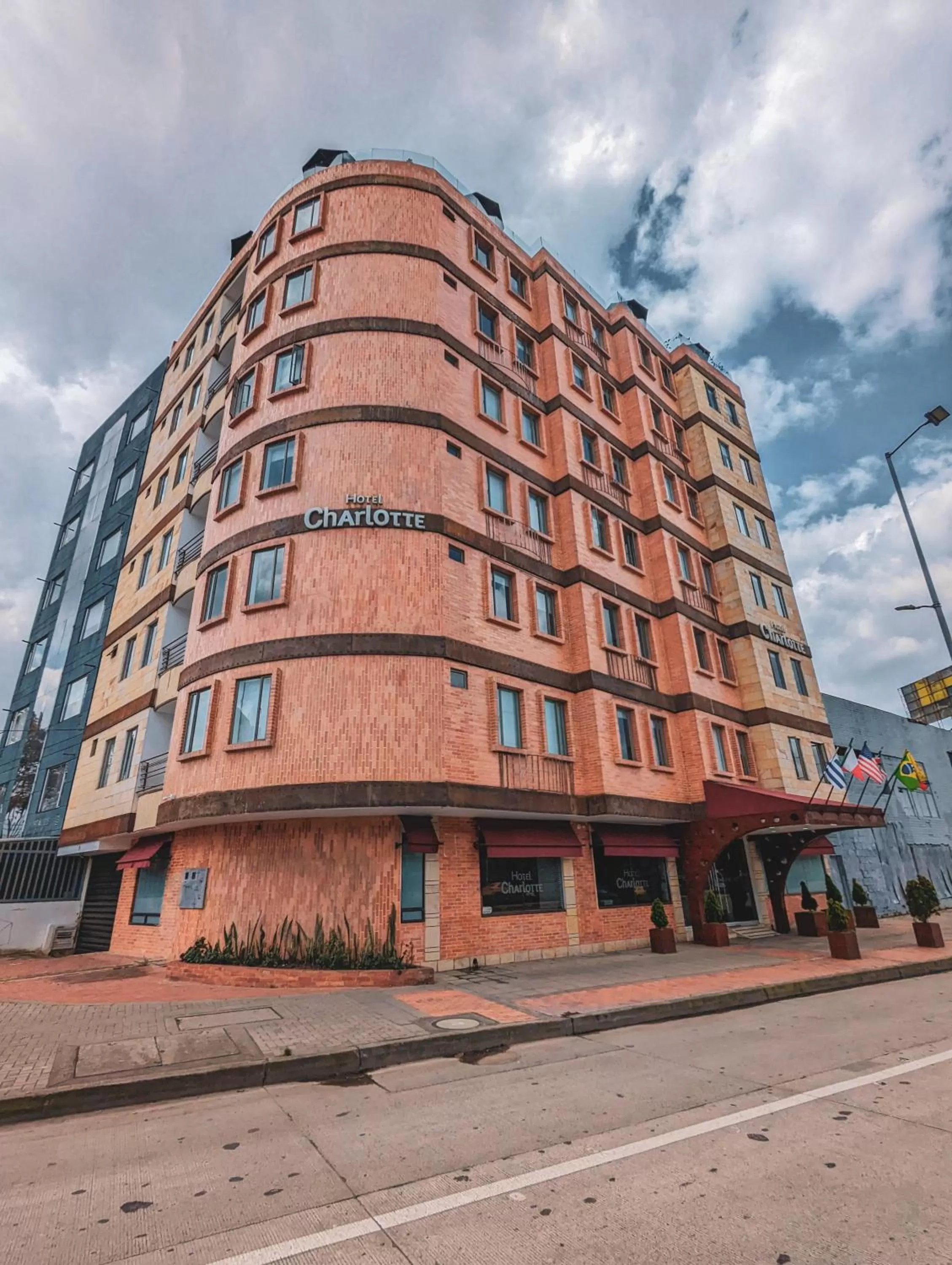 Property building in Hotel Charlotte Suite 26