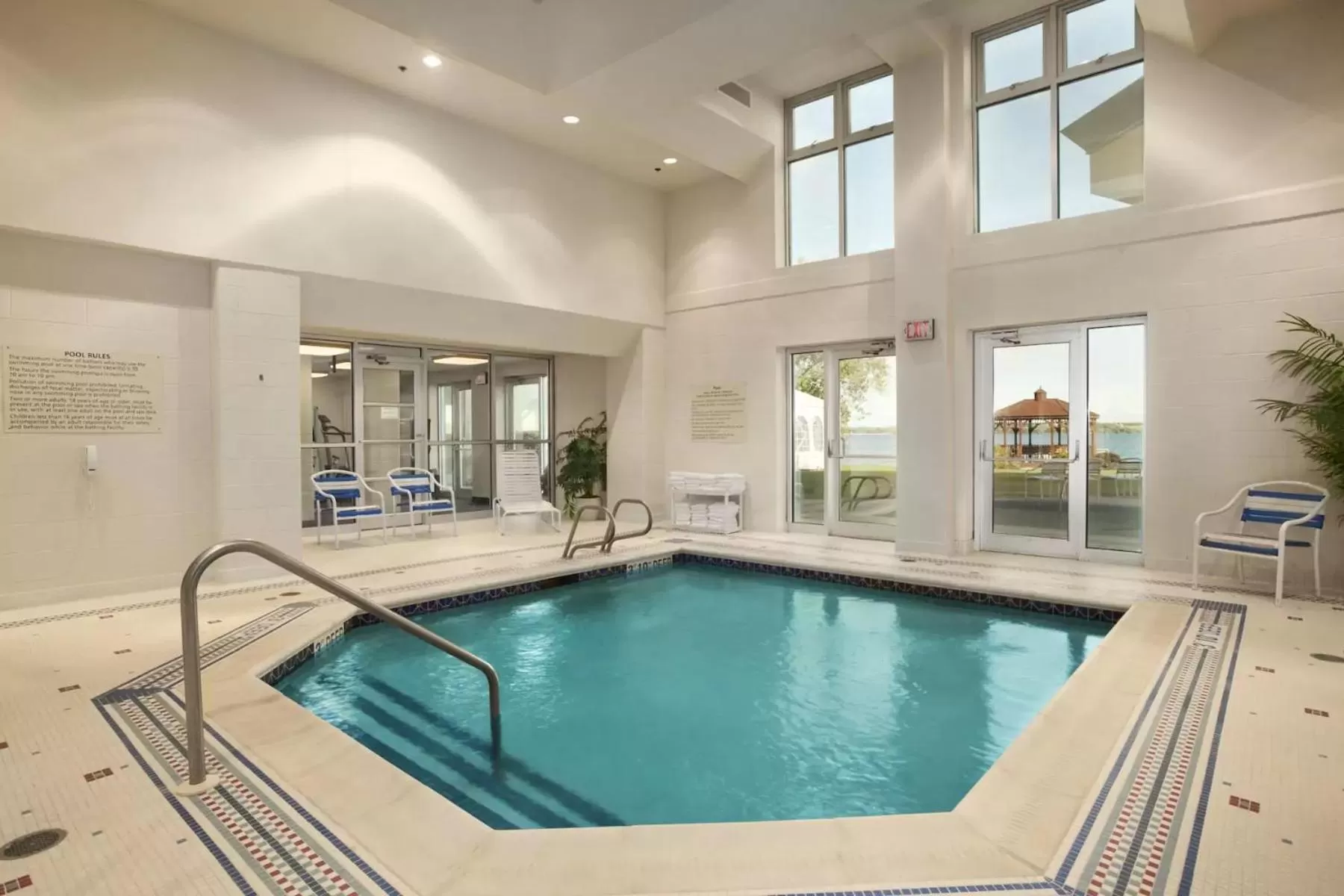 Swimming pool in 41 Lakefront Hotel, Trademark Collection by Wyndham