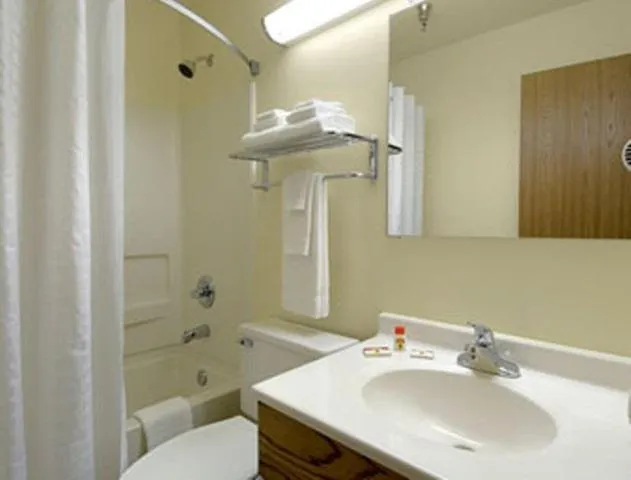 Queen Room - Non-Smoking in Super 8 by Wyndham Lexington Park/California Area