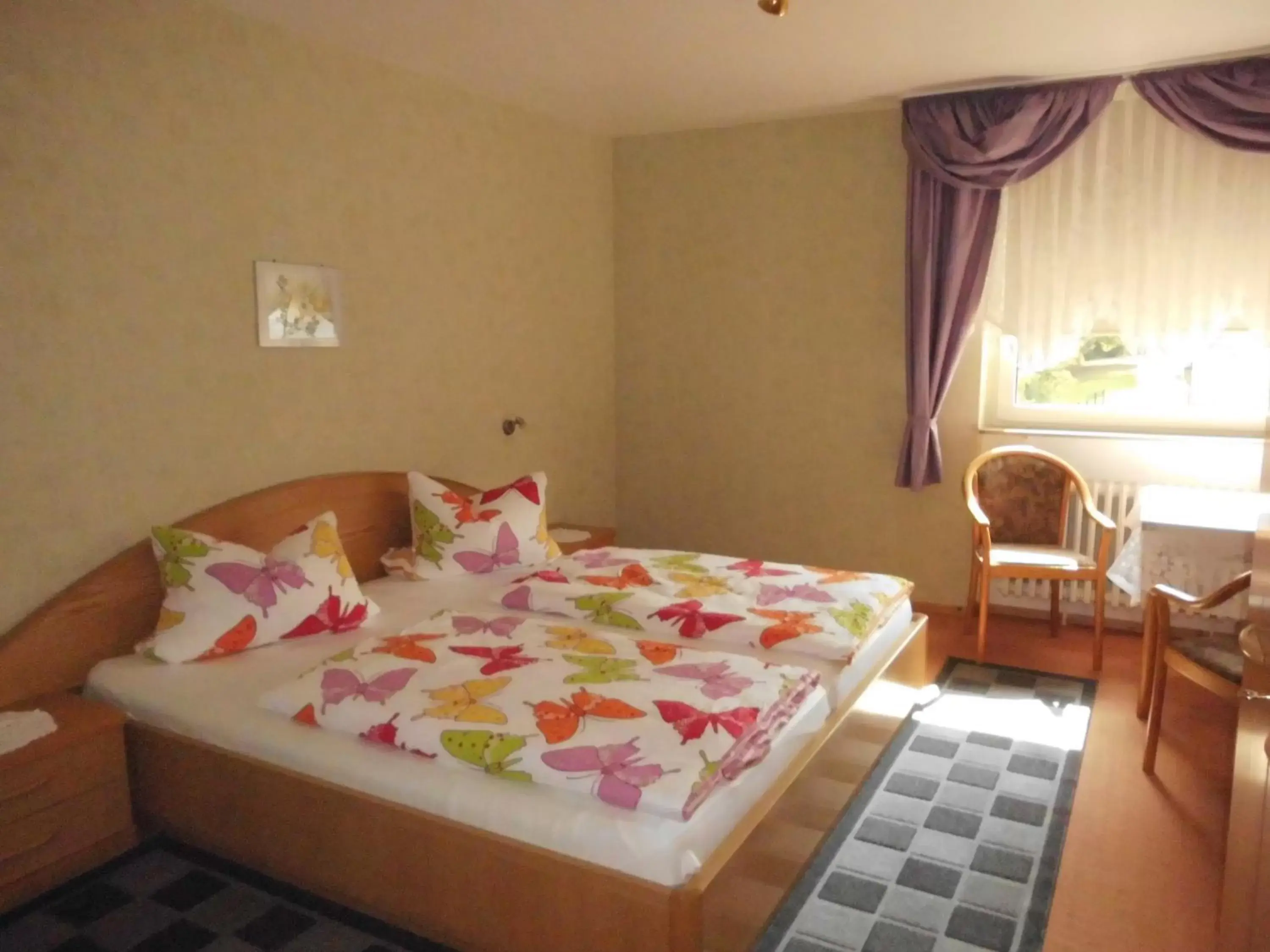 Double Room with Private Bathroom in Hotel Garni am Heuberg Double Room with Private Bathroom in Hotel Garni am Heuberg