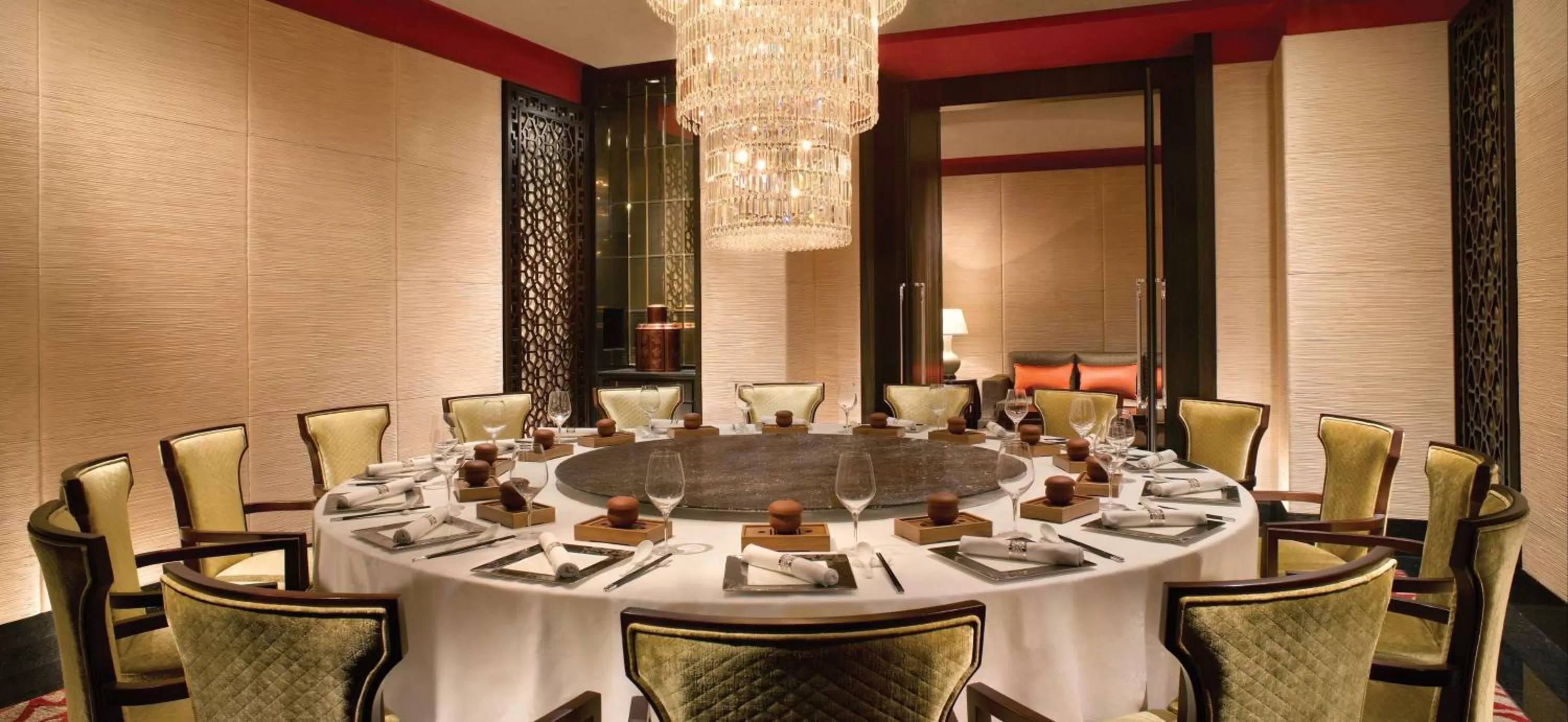 Restaurant/places to eat in Shangri-La Singapore