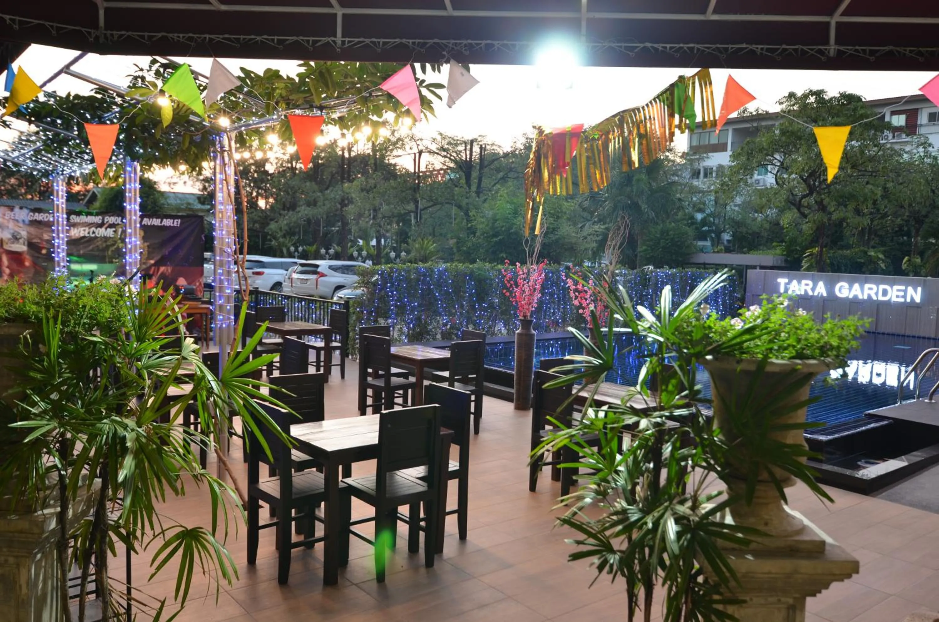 Restaurant/places to eat in Grand Tara Garden Thai Hotel