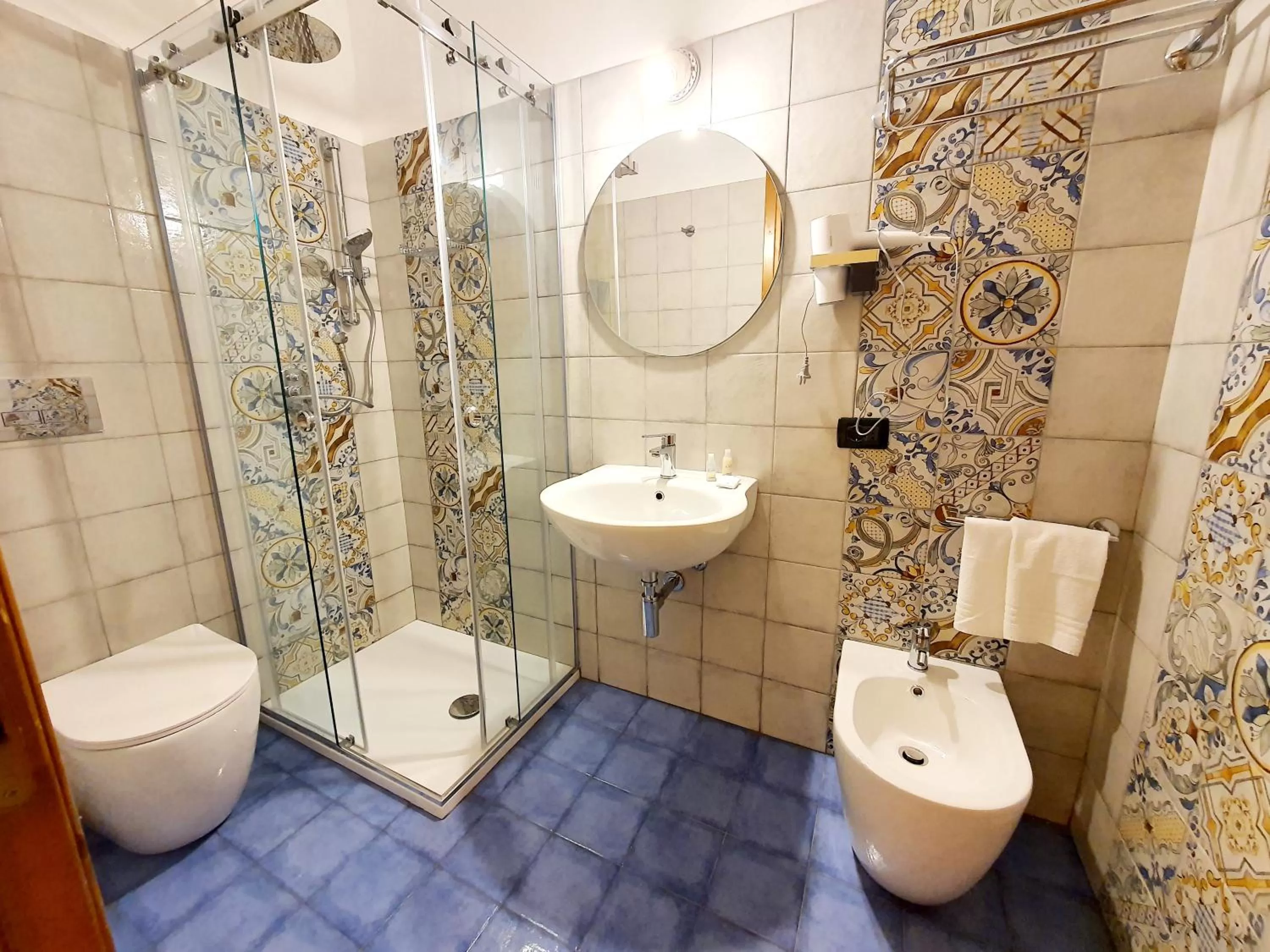 Bathroom in Hotel Cala Marina