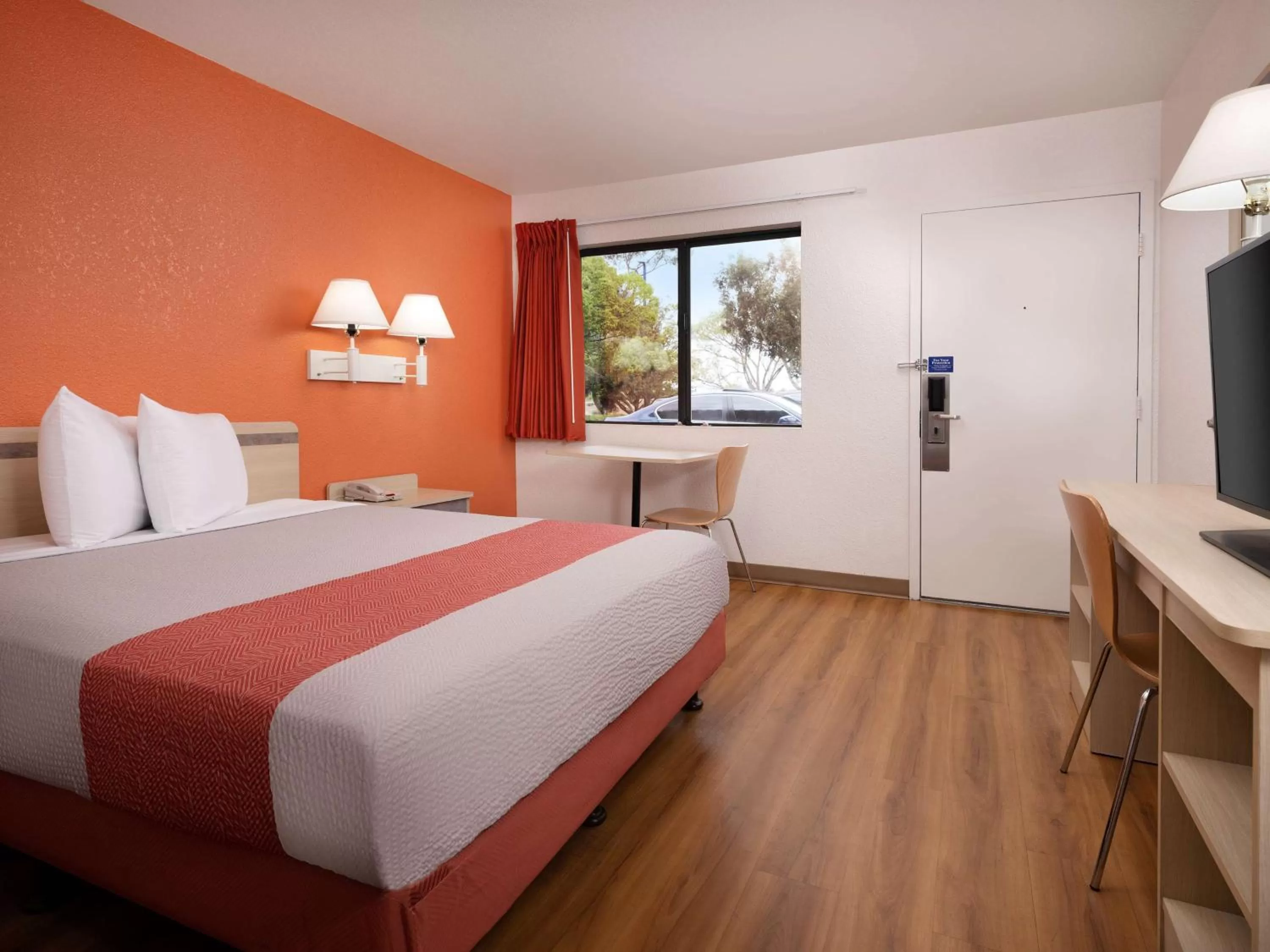 Bedroom, Bed in Motel 6-Santa Maria, CA - North