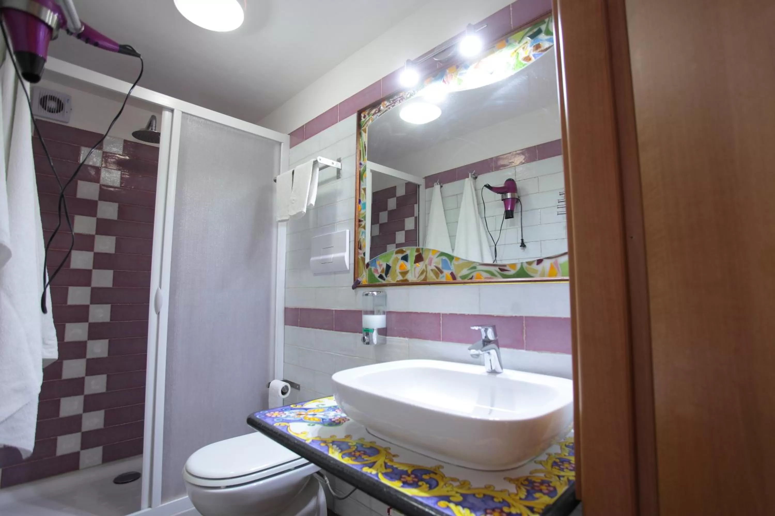 Bathroom in Aurora Bed and Breakfast