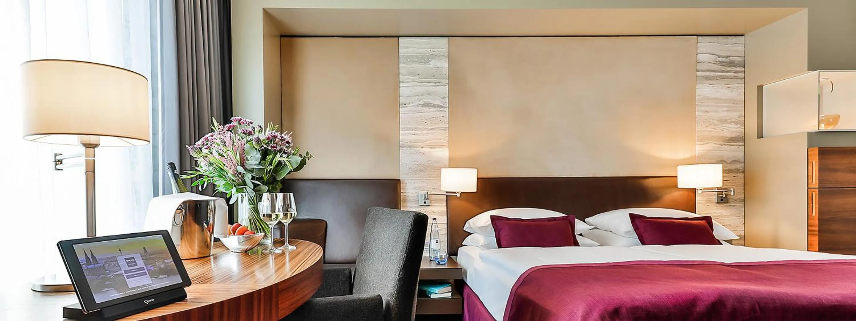 Bedroom, Bed in Dorint Hotel am Heumarkt Köln