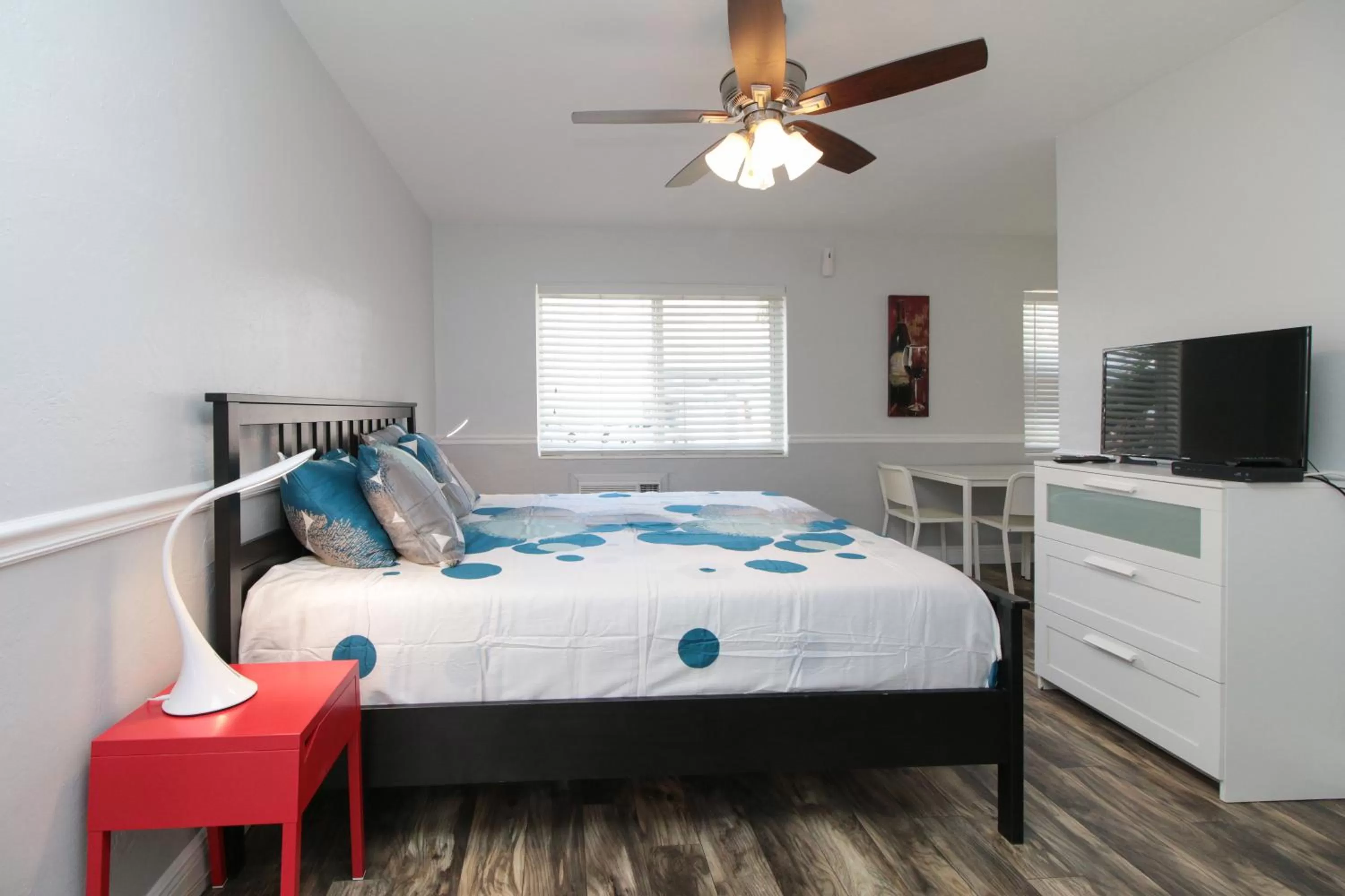 Other, Bed in The Dolphin Hollywood