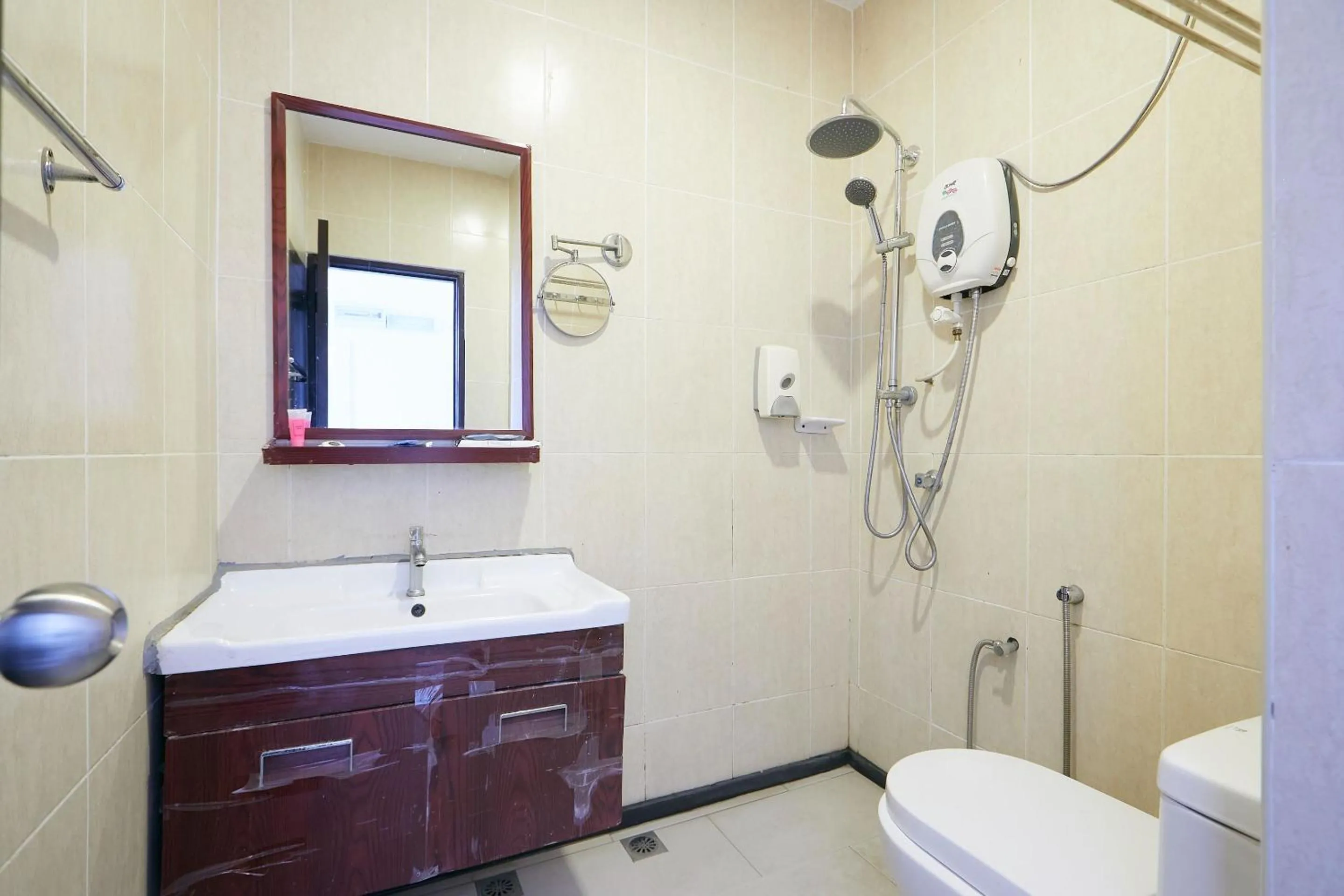 Bathroom in Dolphin Hotel, Chow Kit Kuala Lumpur