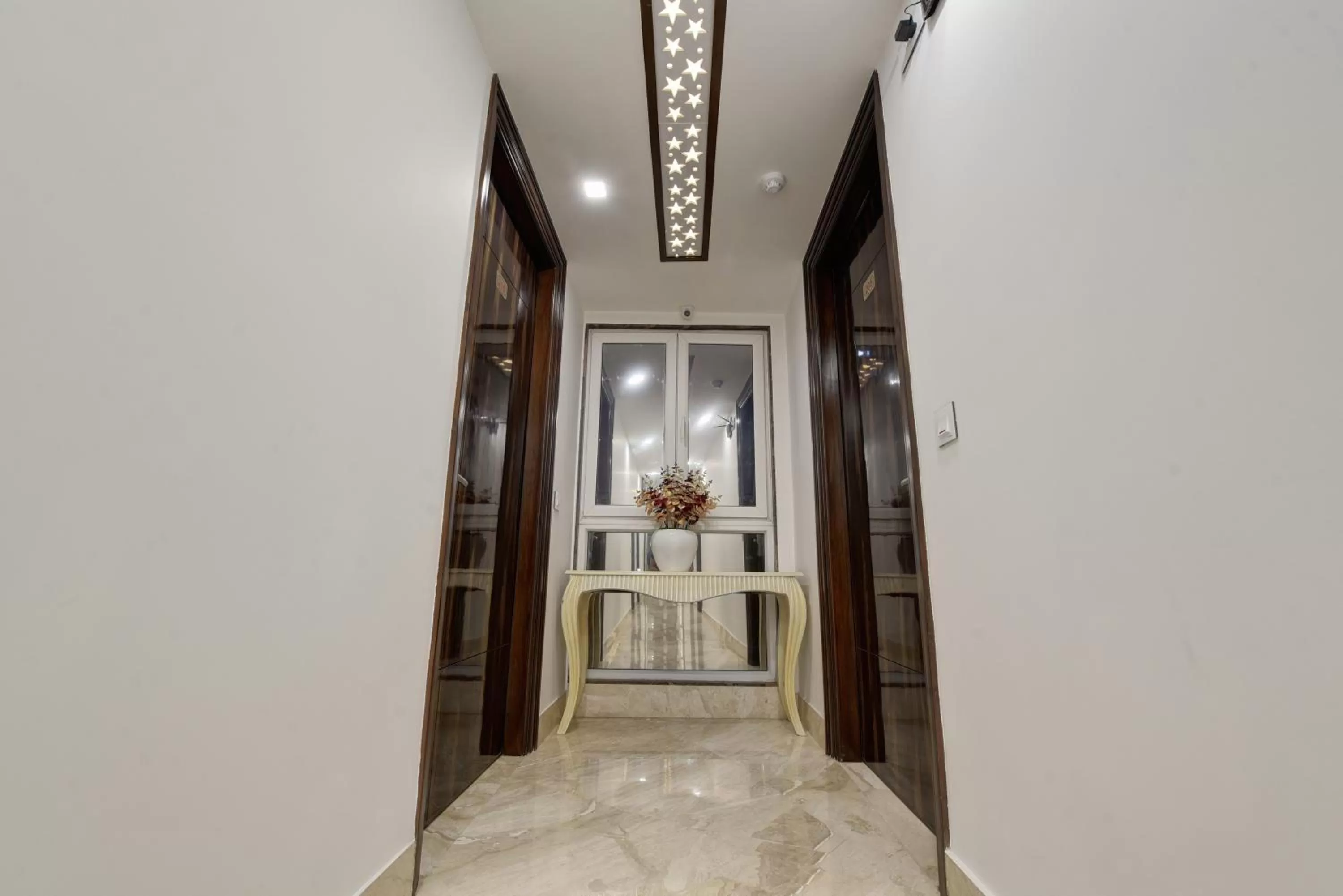 Lobby or reception in GOLDEN TREE