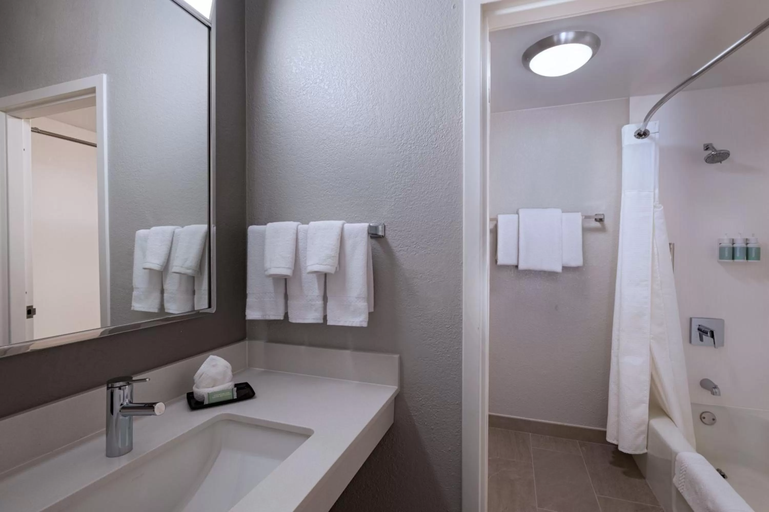 Double Room with Two Double Beds in Courtyard by Marriott Dallas Plano Parkway at Preston Road
