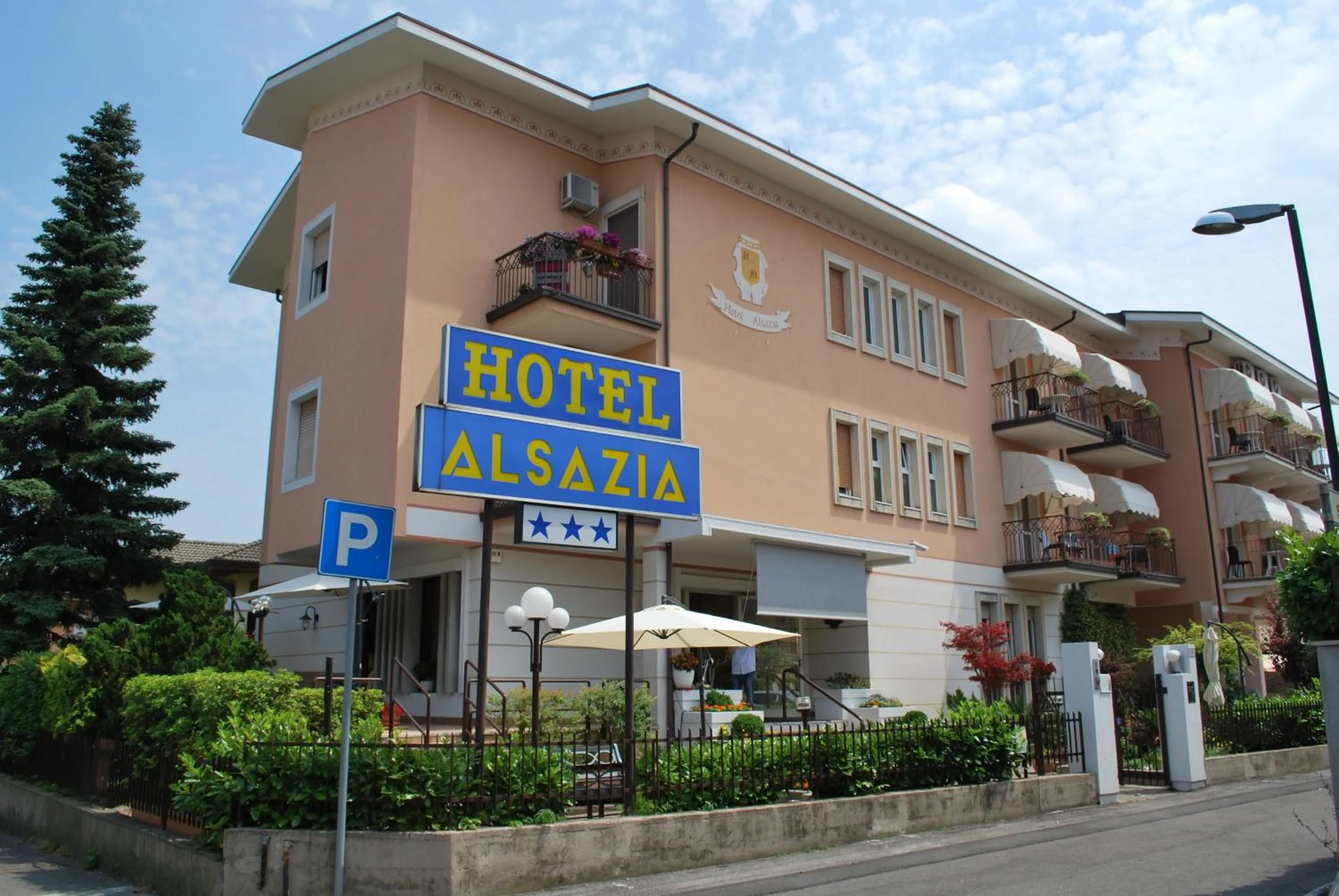 Facade/entrance in Hotel Alsazia