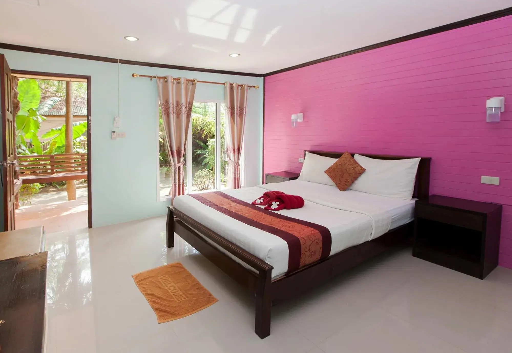 Superior Twin Room with Garden View in Lanta Riviera Beach Resort Superior Twin Room with Garden View in Lanta Riviera Beach Resort
