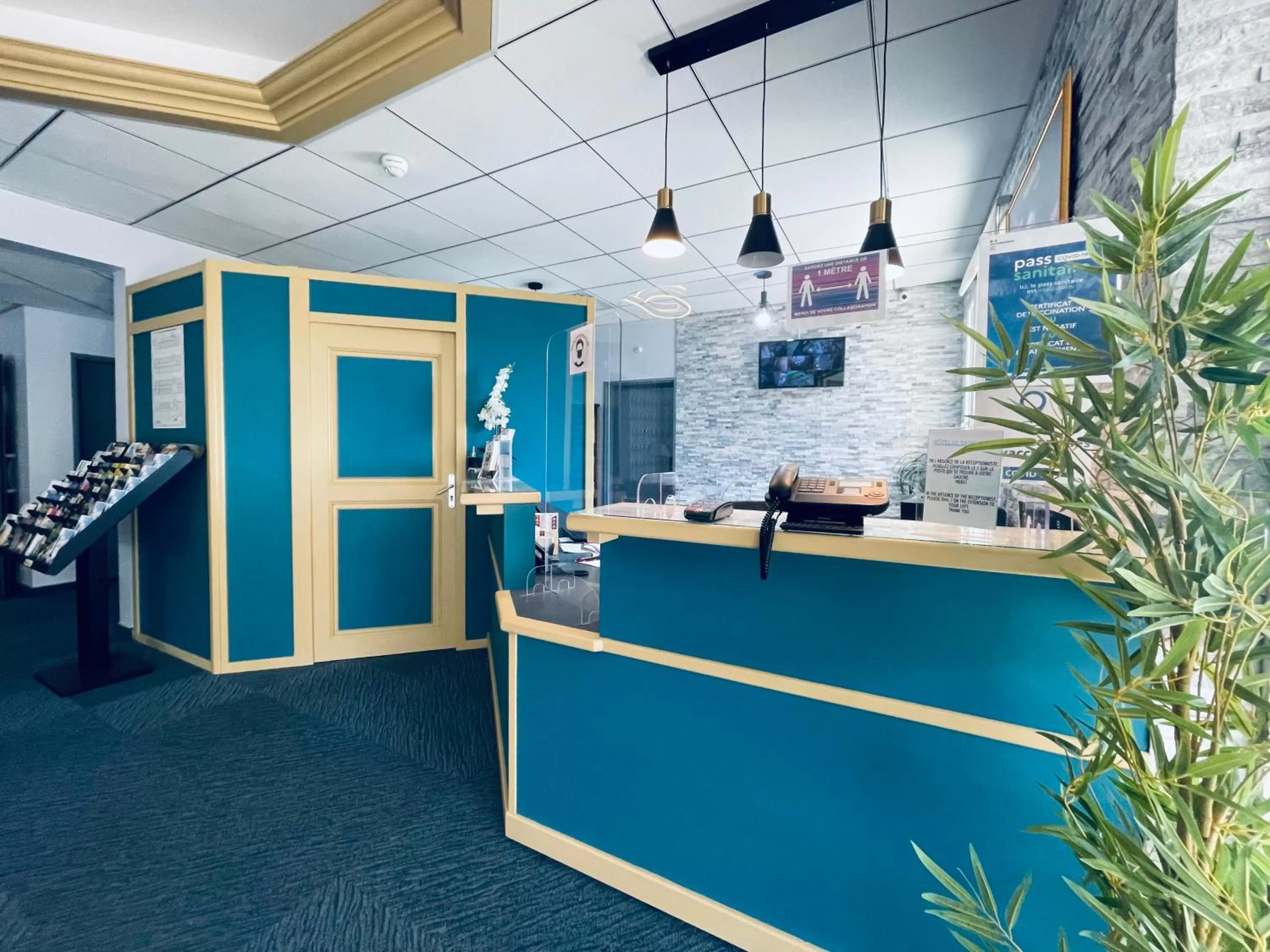 Lobby or reception in Hotel Le Saint Aubin