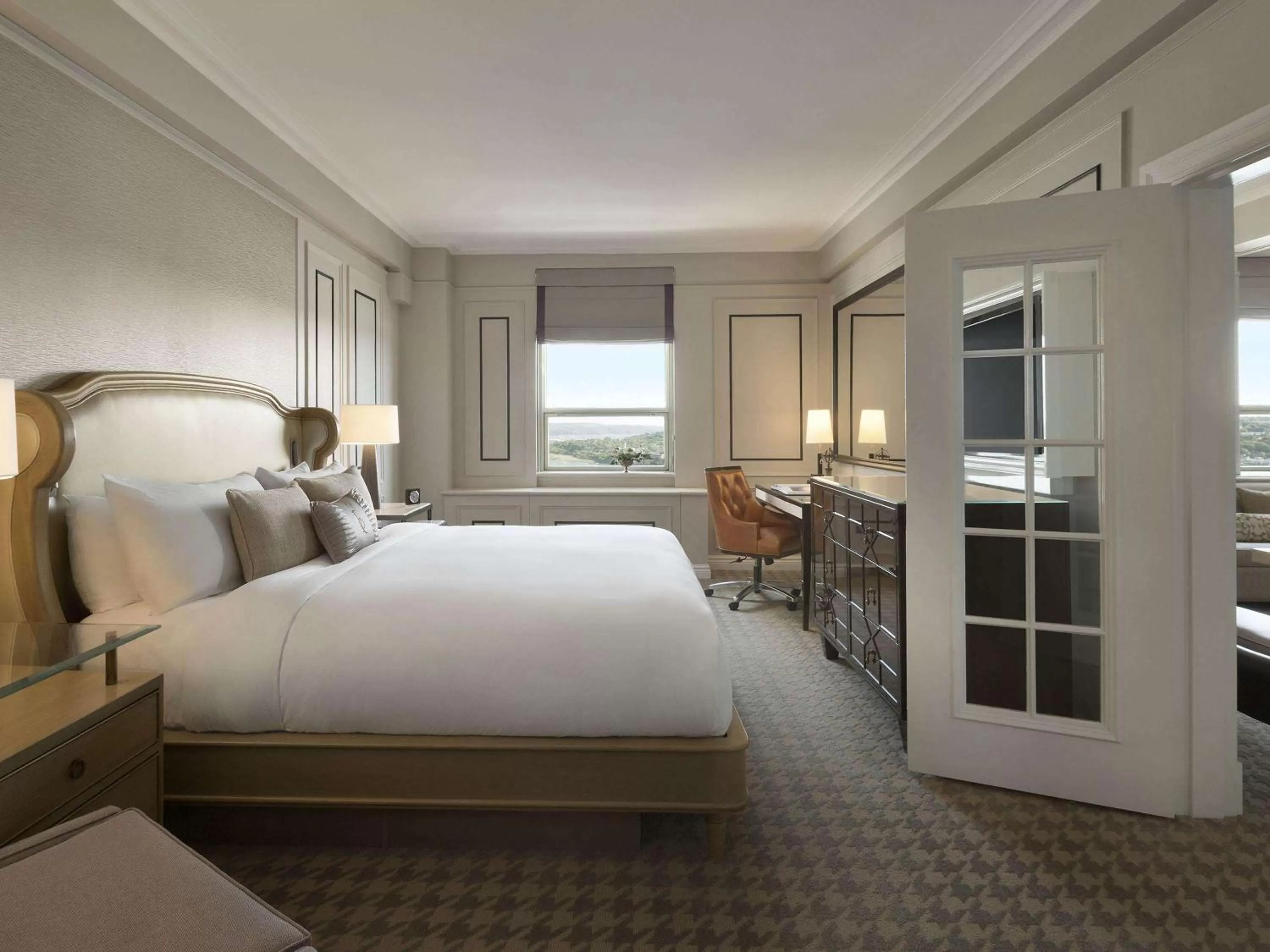 Fairmont Gold One-Bedroom King Suite with River or City View in Fairmont Le Chateau Frontenac