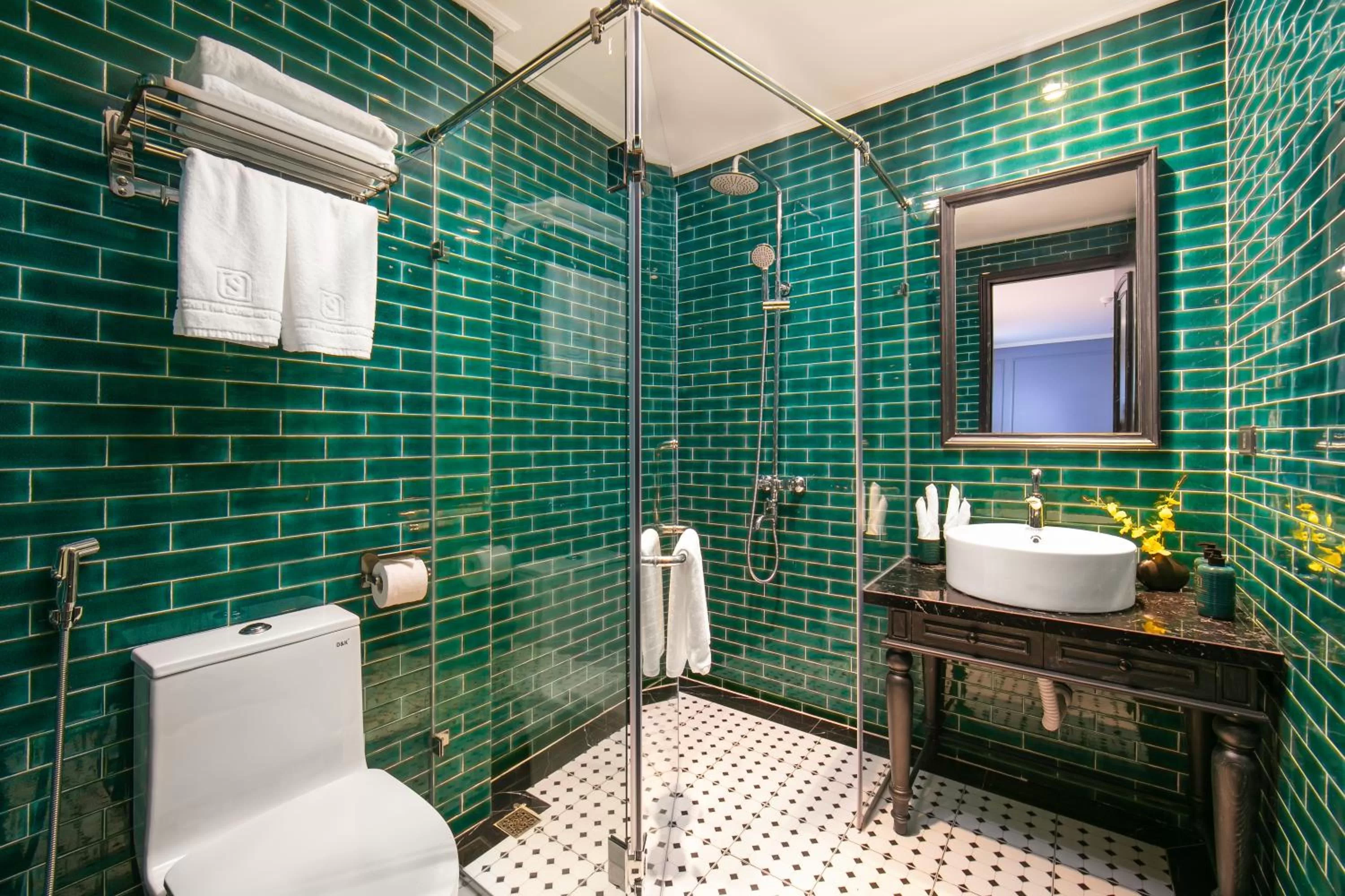 Shower in The Secret HaLong