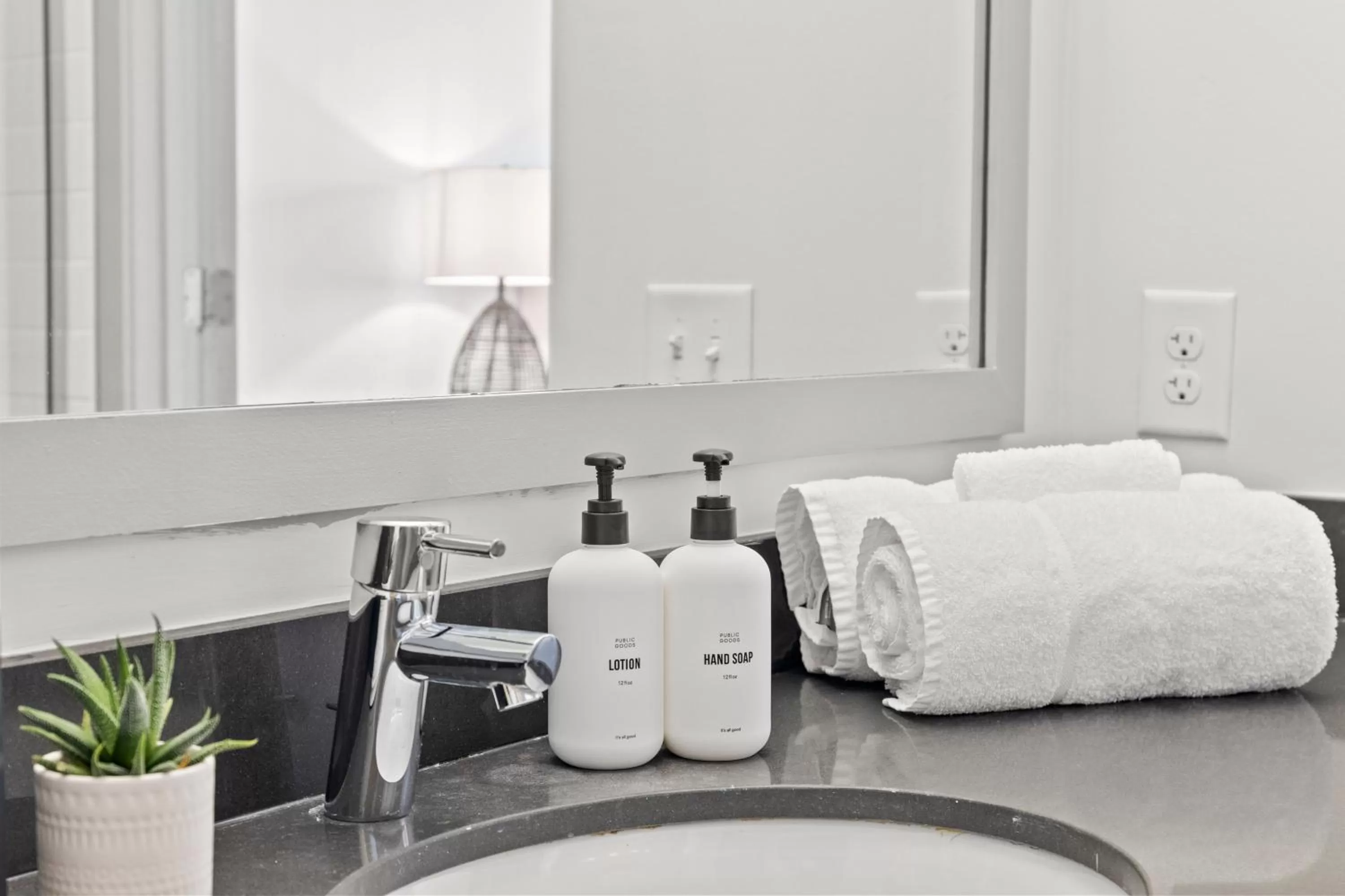 Bathroom in Placemakr Music Row - Vanderbilt