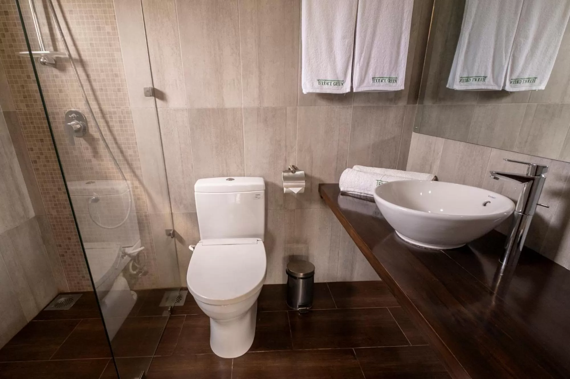 Shower in Terrace Green Hotel and Spa - Free Airport Shuttle Service