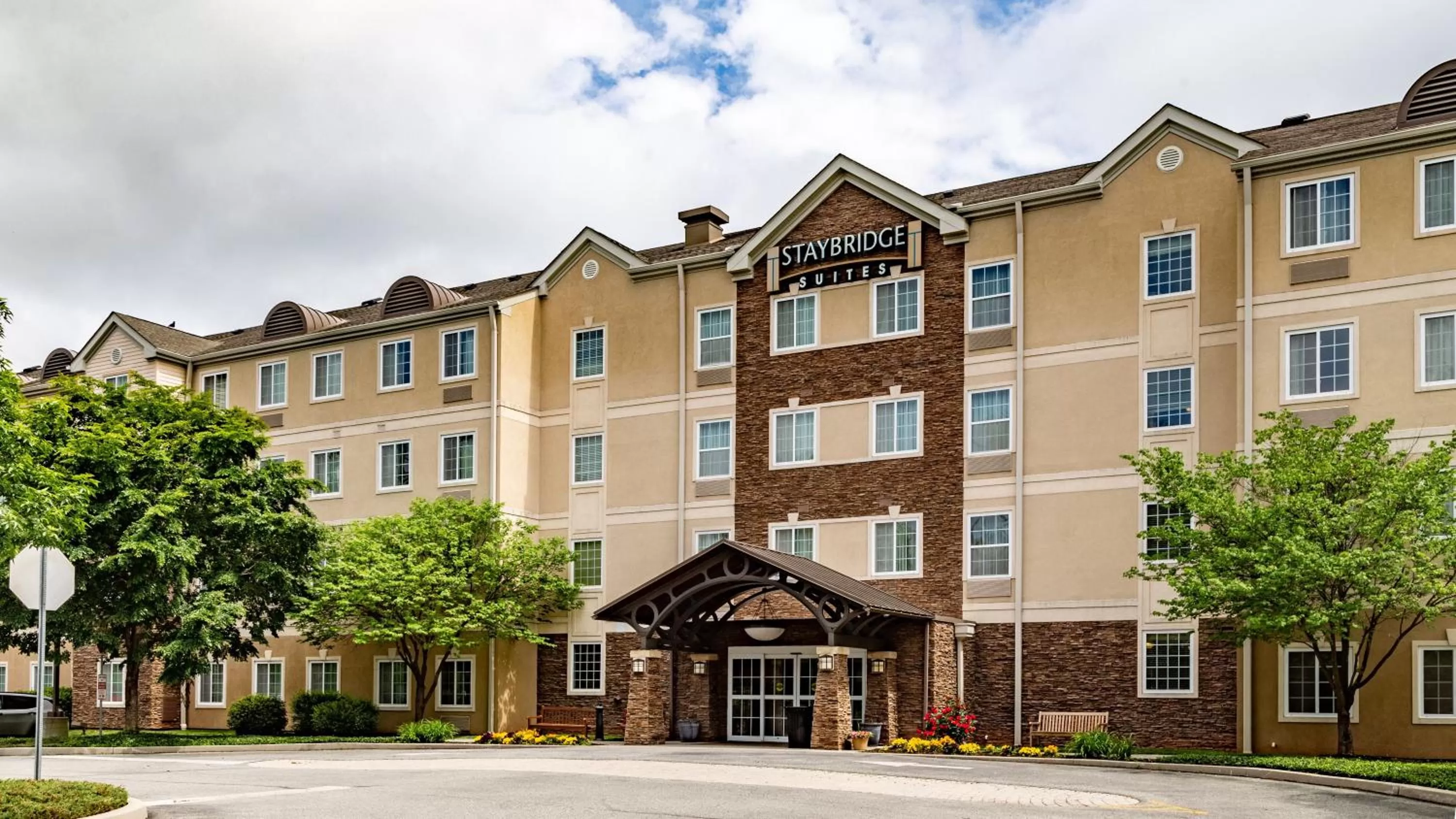 Property building in Staybridge Suites - Philadelphia Valley Forge 422 by IHG