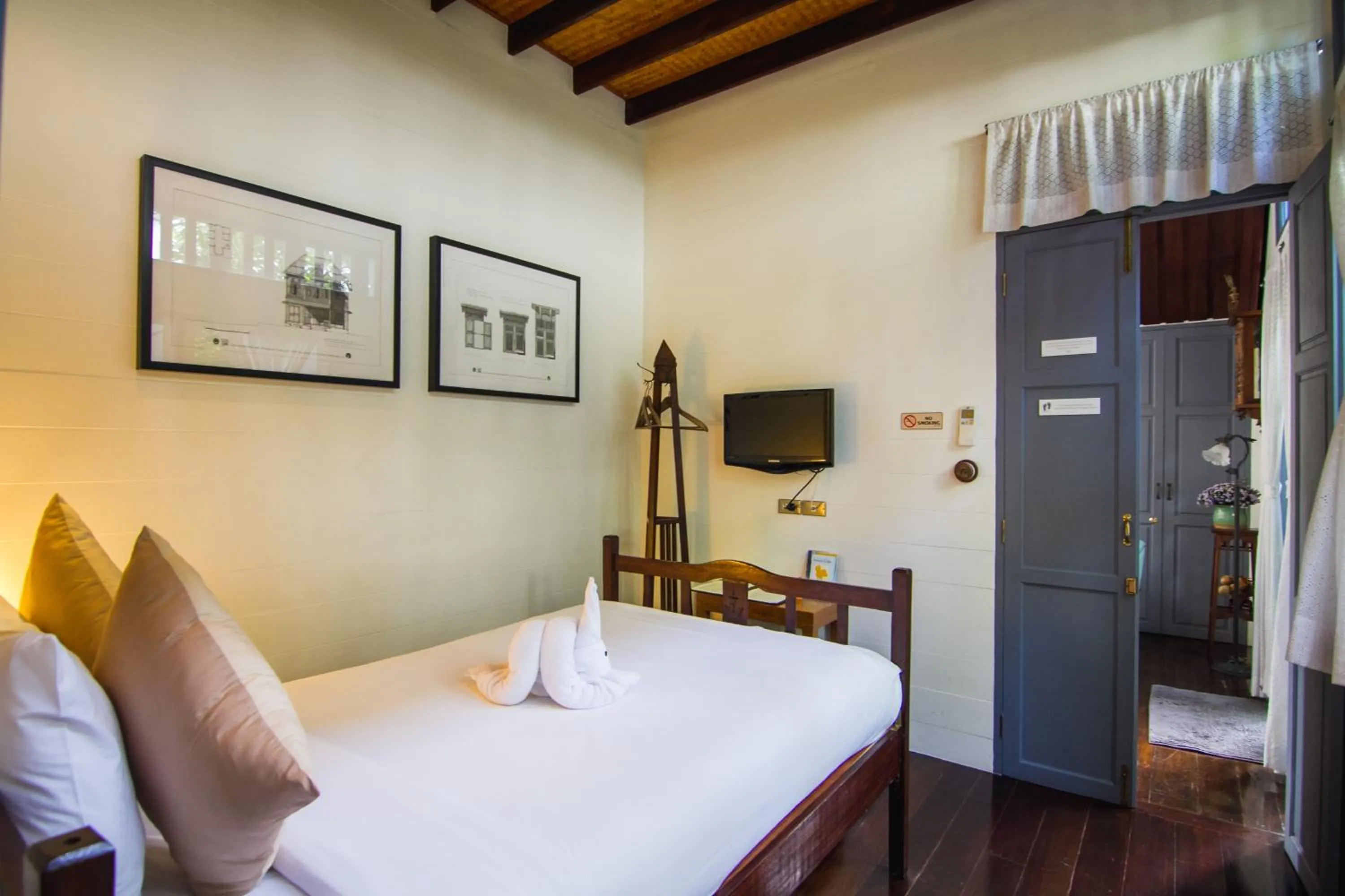 Bed in Baan Noppawong