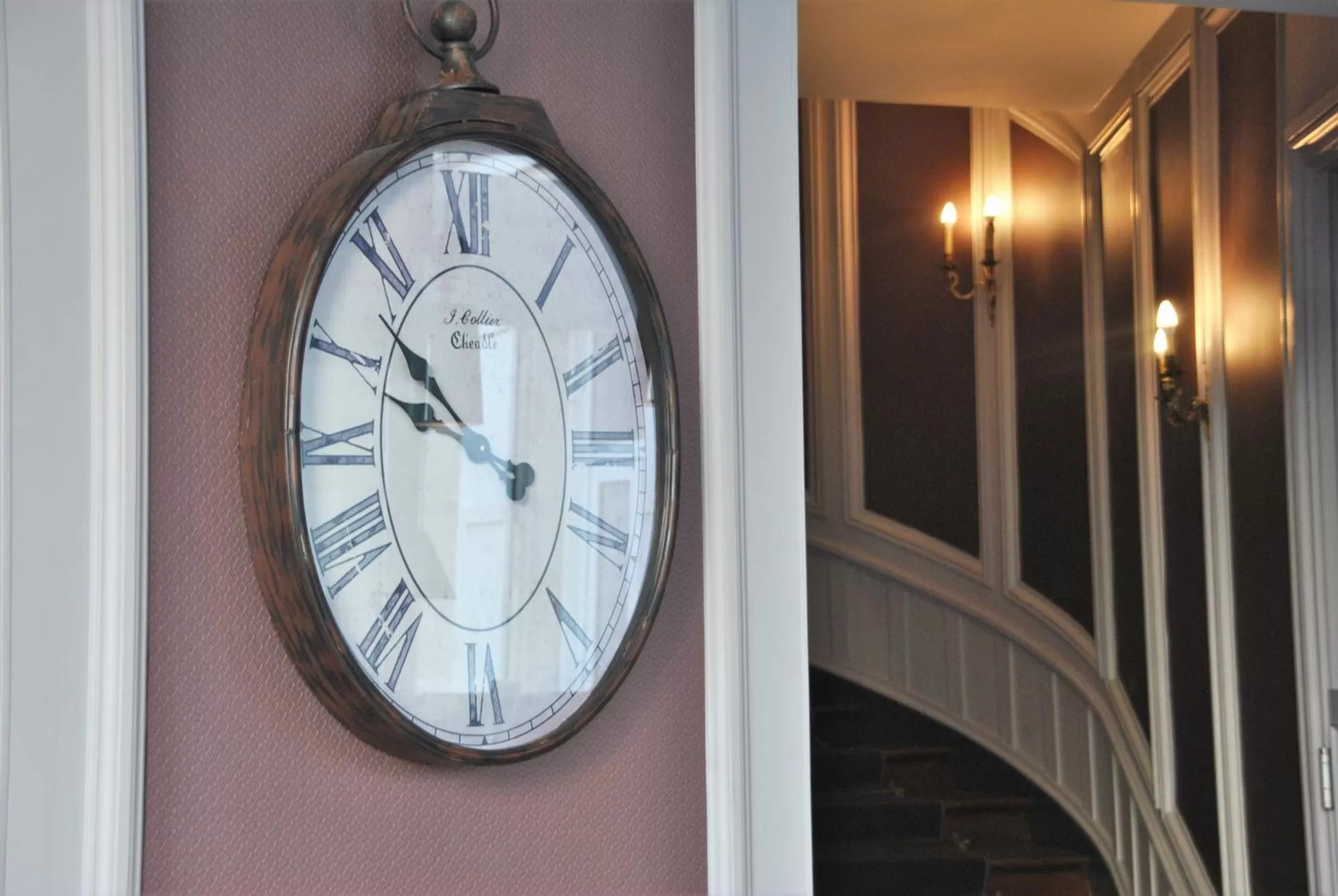 Decorative detail in Logis Hôtel de l'Europe