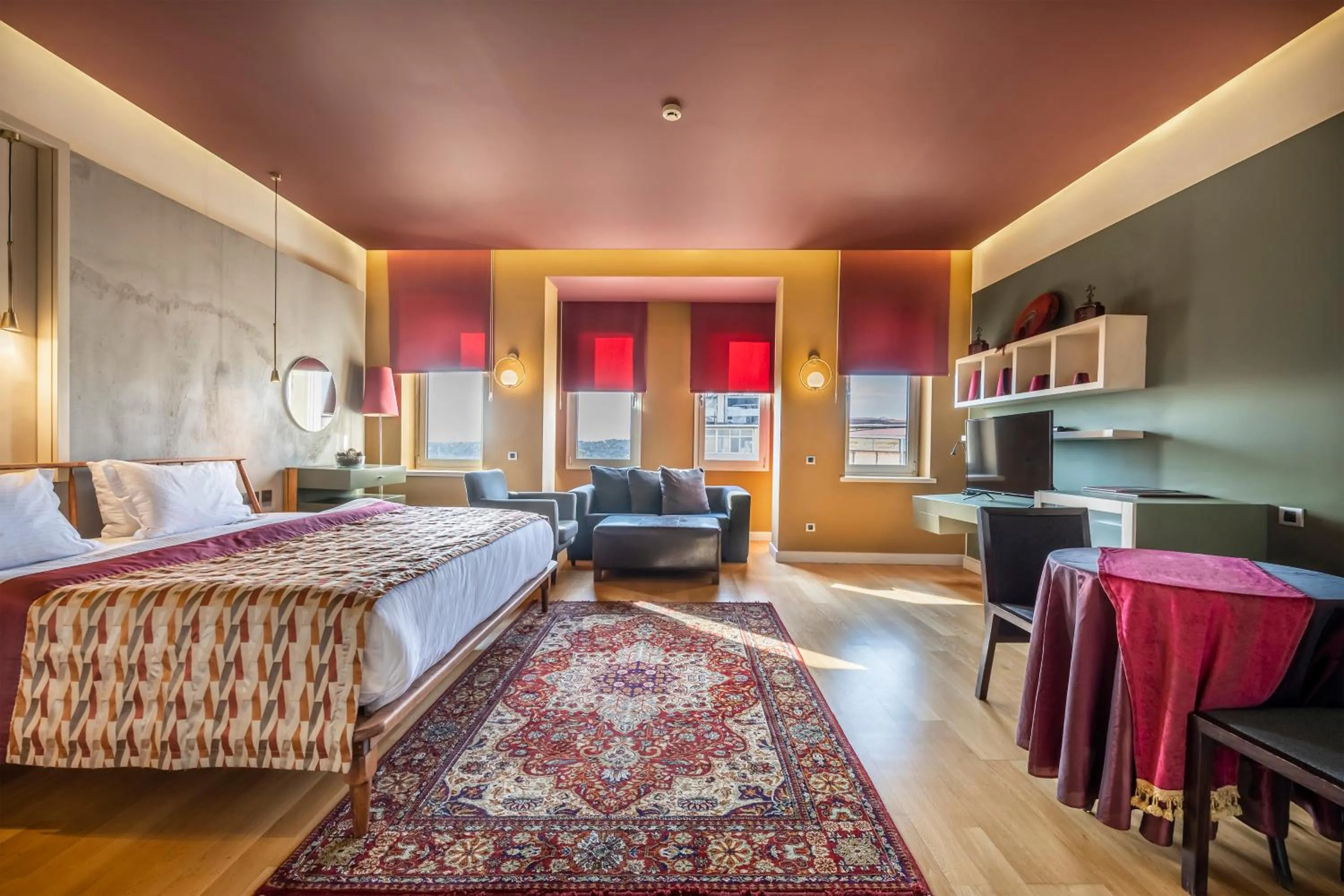 Living room, Bed in Ansen Hotel and Suites