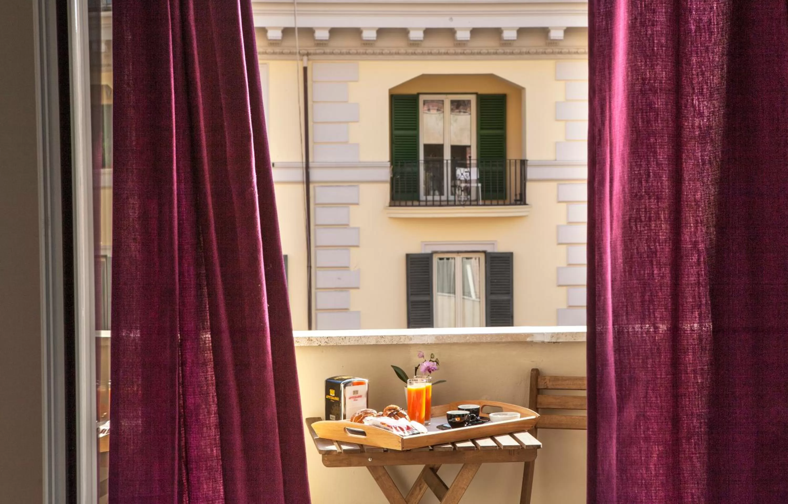 Day in Un Attimo A Roma B&B