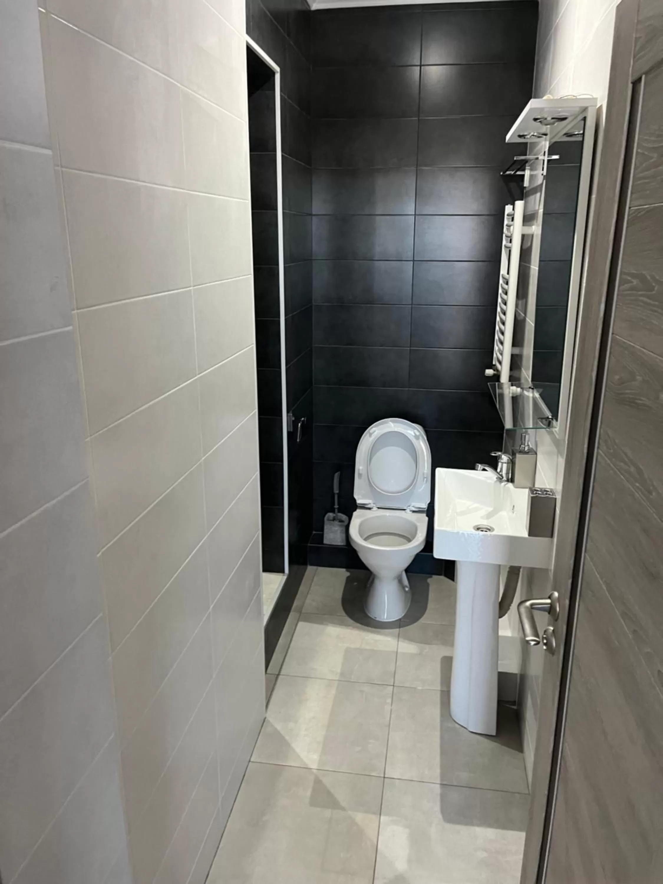 Bathroom in Elite Hotel