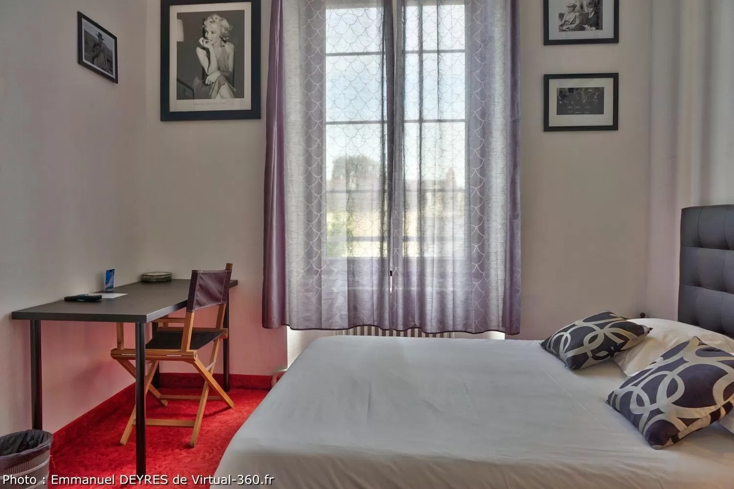 Bed in Hôtel de Bretagne - anciennement Queen Serenity Hotel